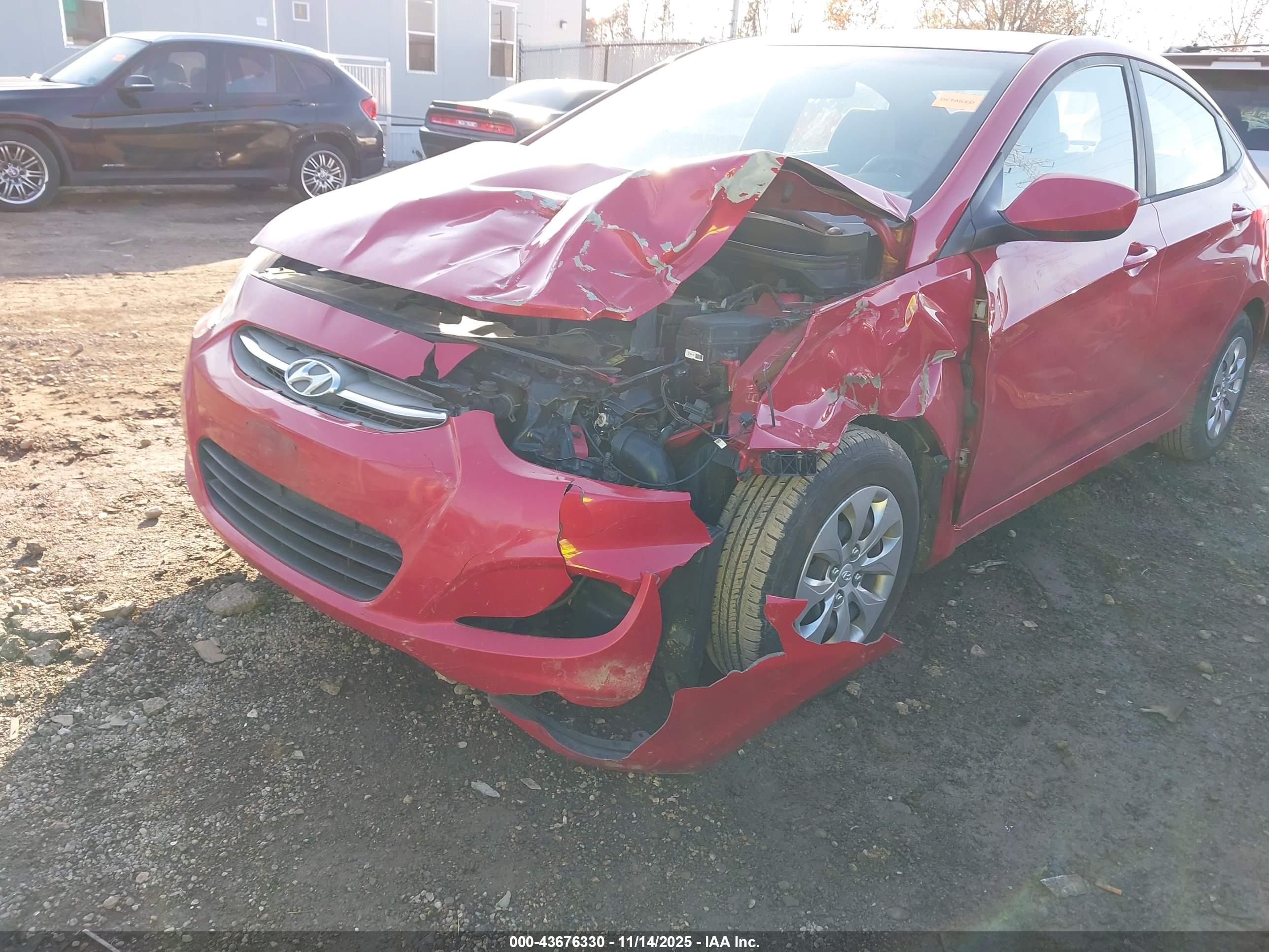 HYUNDAI ACCENT image 6