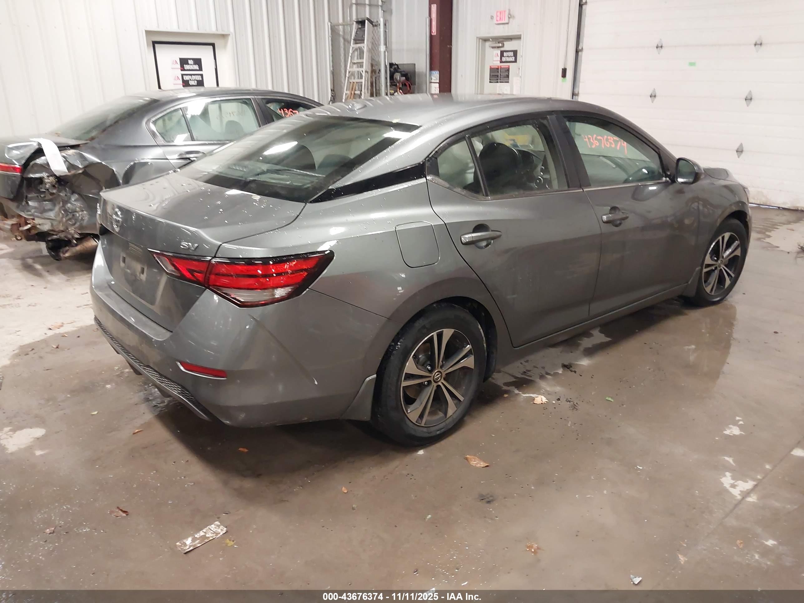 NISSAN SENTRA image 4
