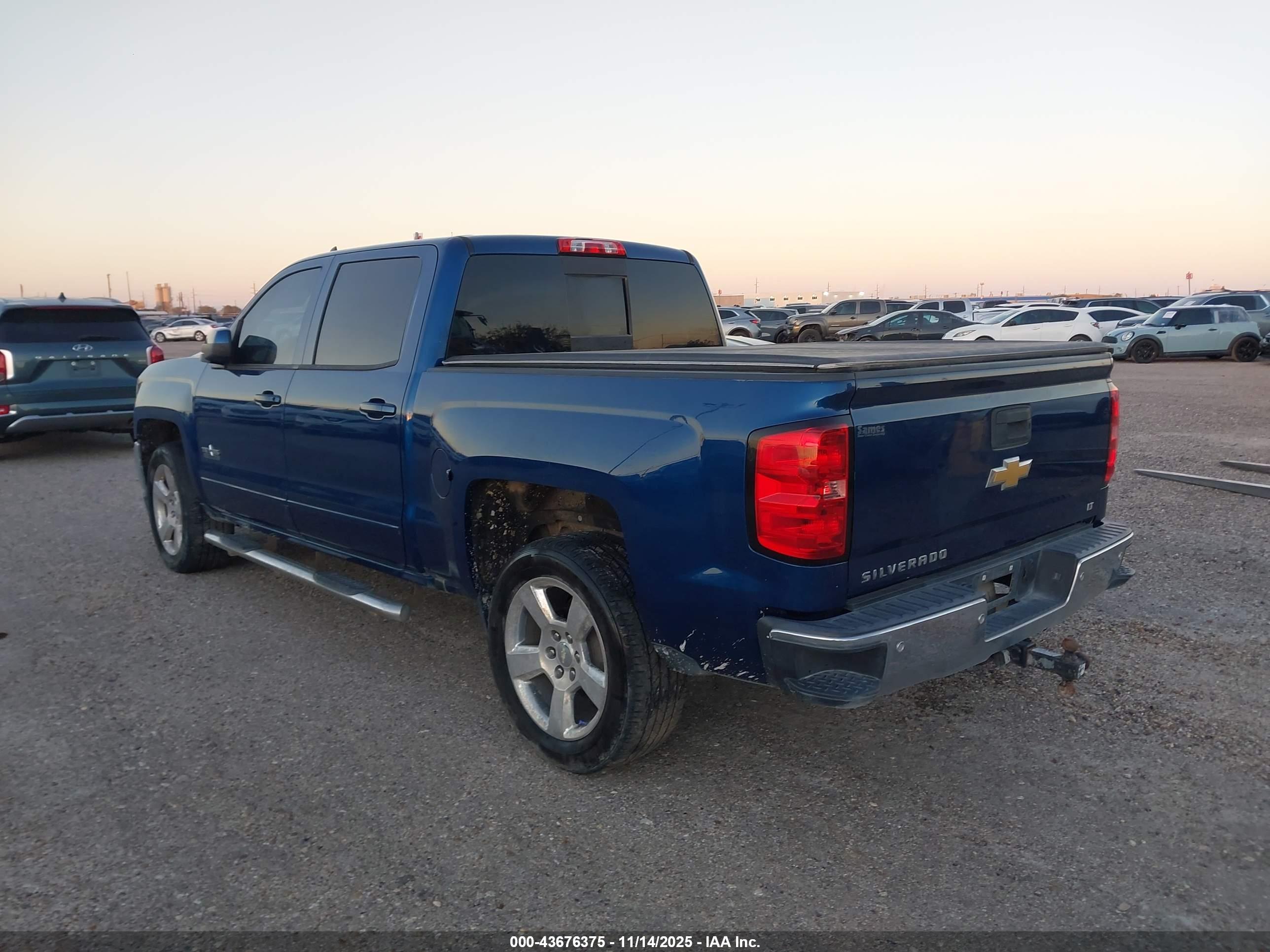 CHEVROLET SILVERADO image 3