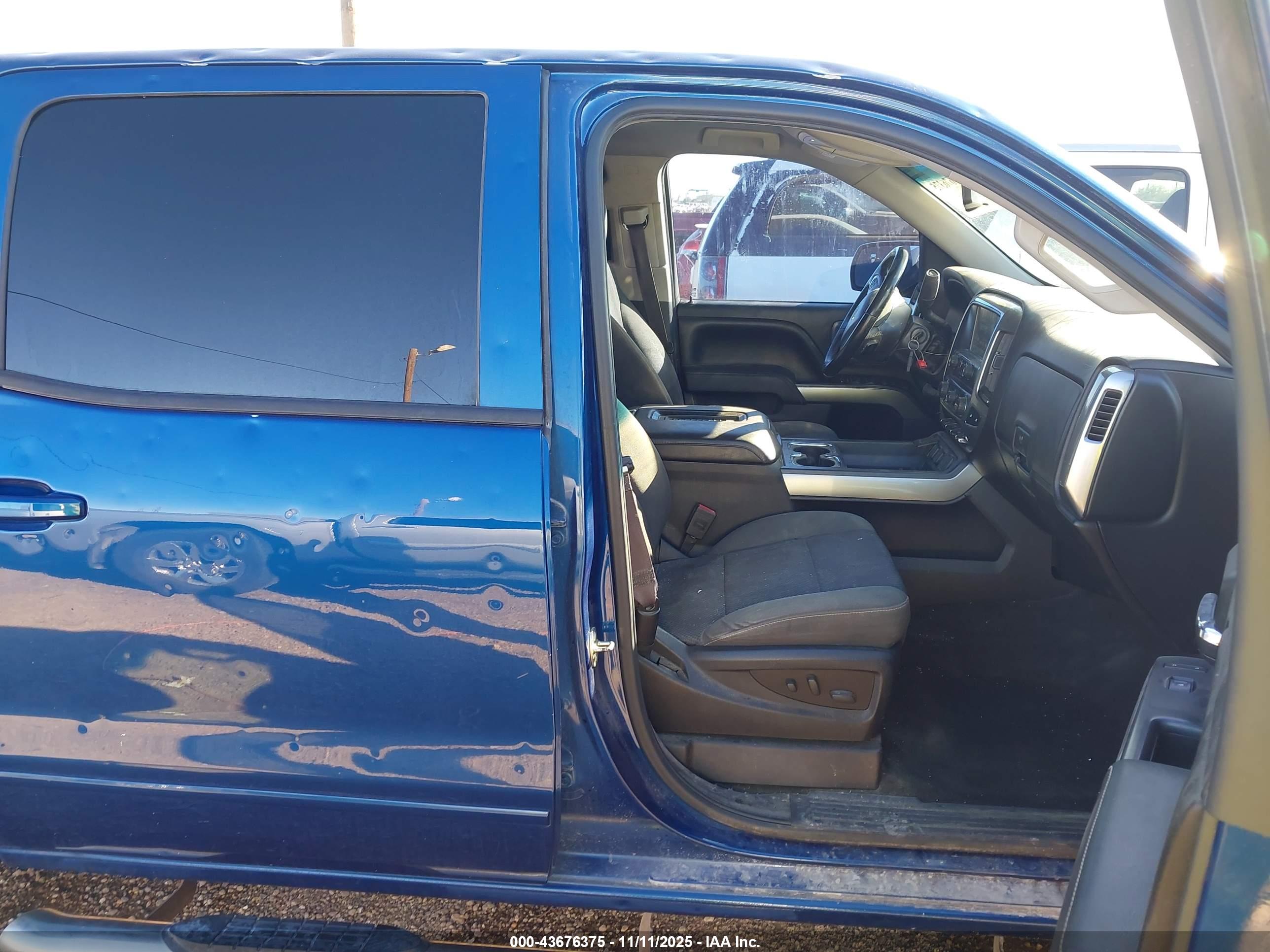 CHEVROLET SILVERADO image 5