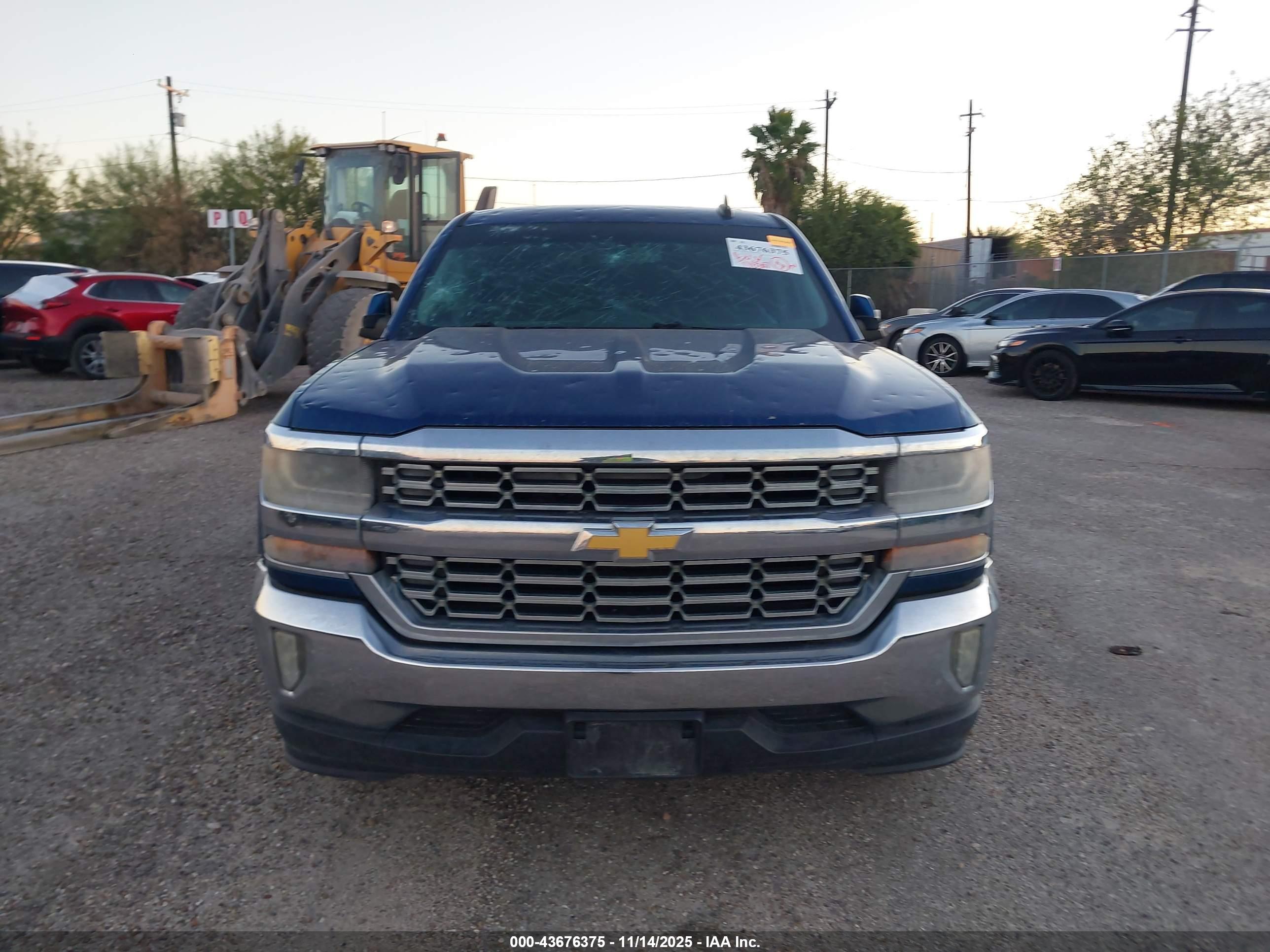 CHEVROLET SILVERADO image 6
