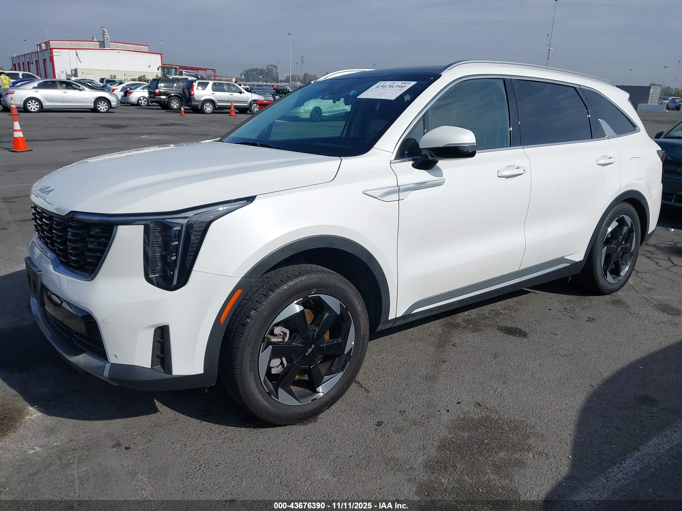 KIA SORENTO image 2