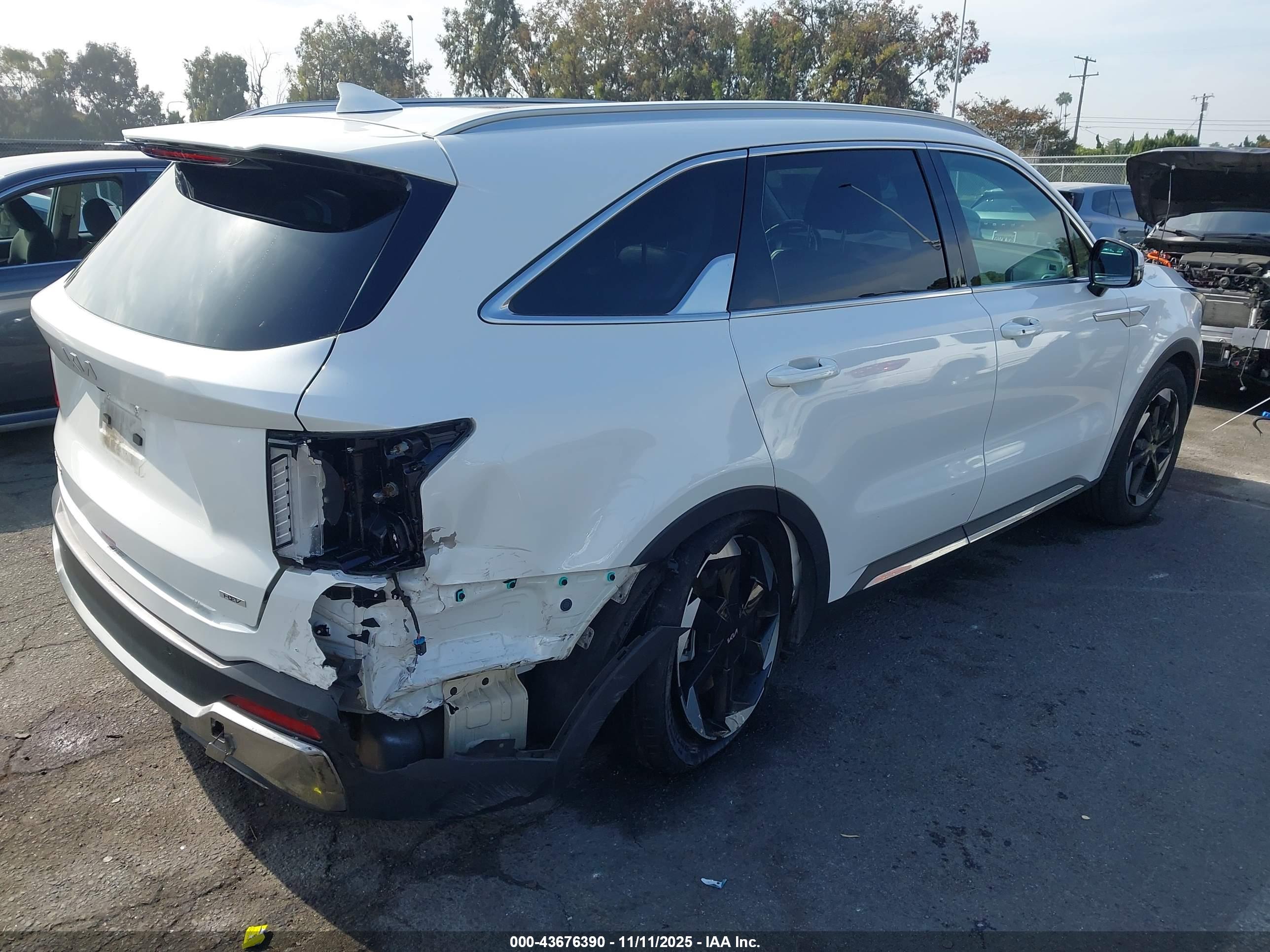 KIA SORENTO image 4