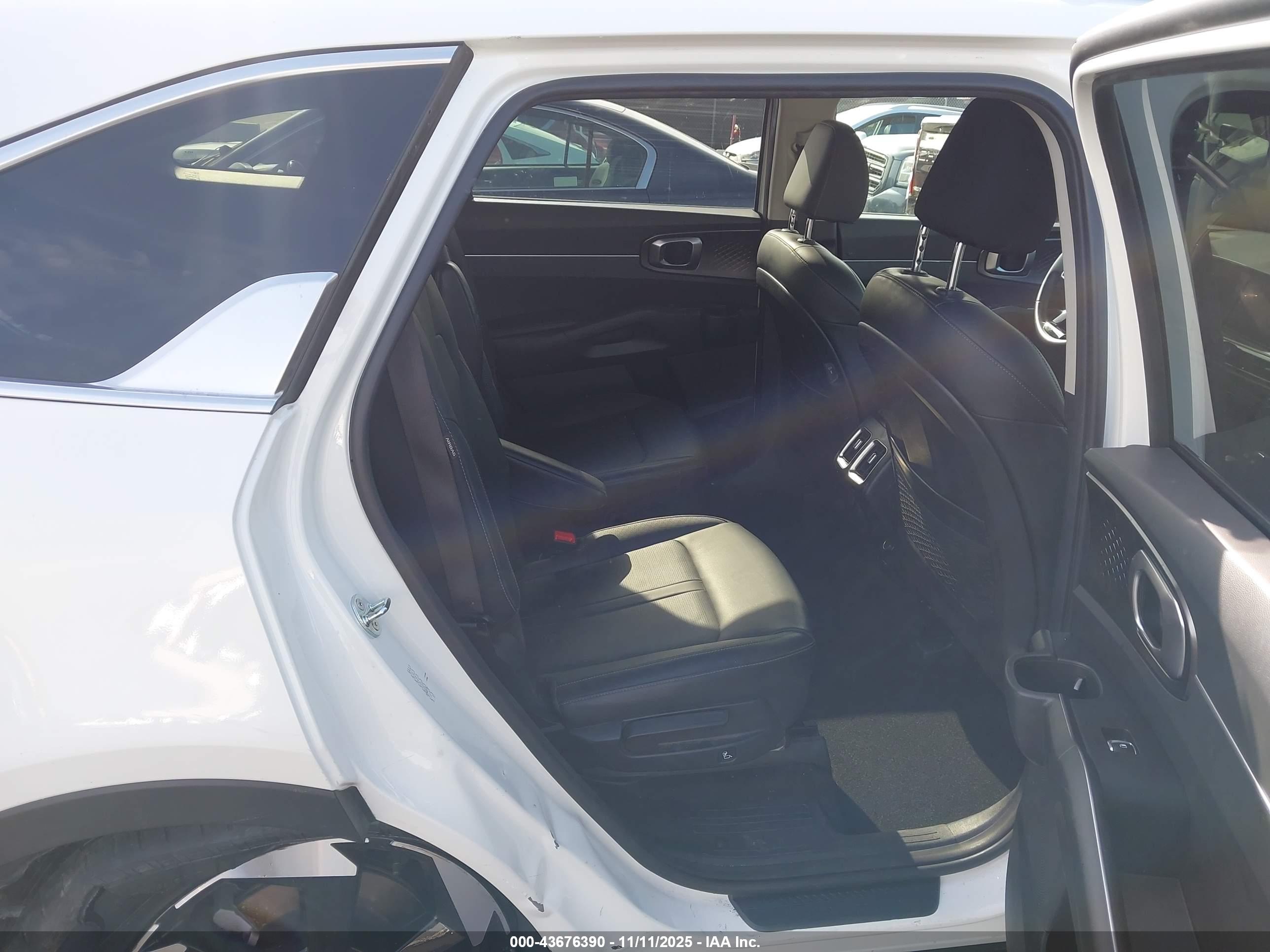 KIA SORENTO image 8