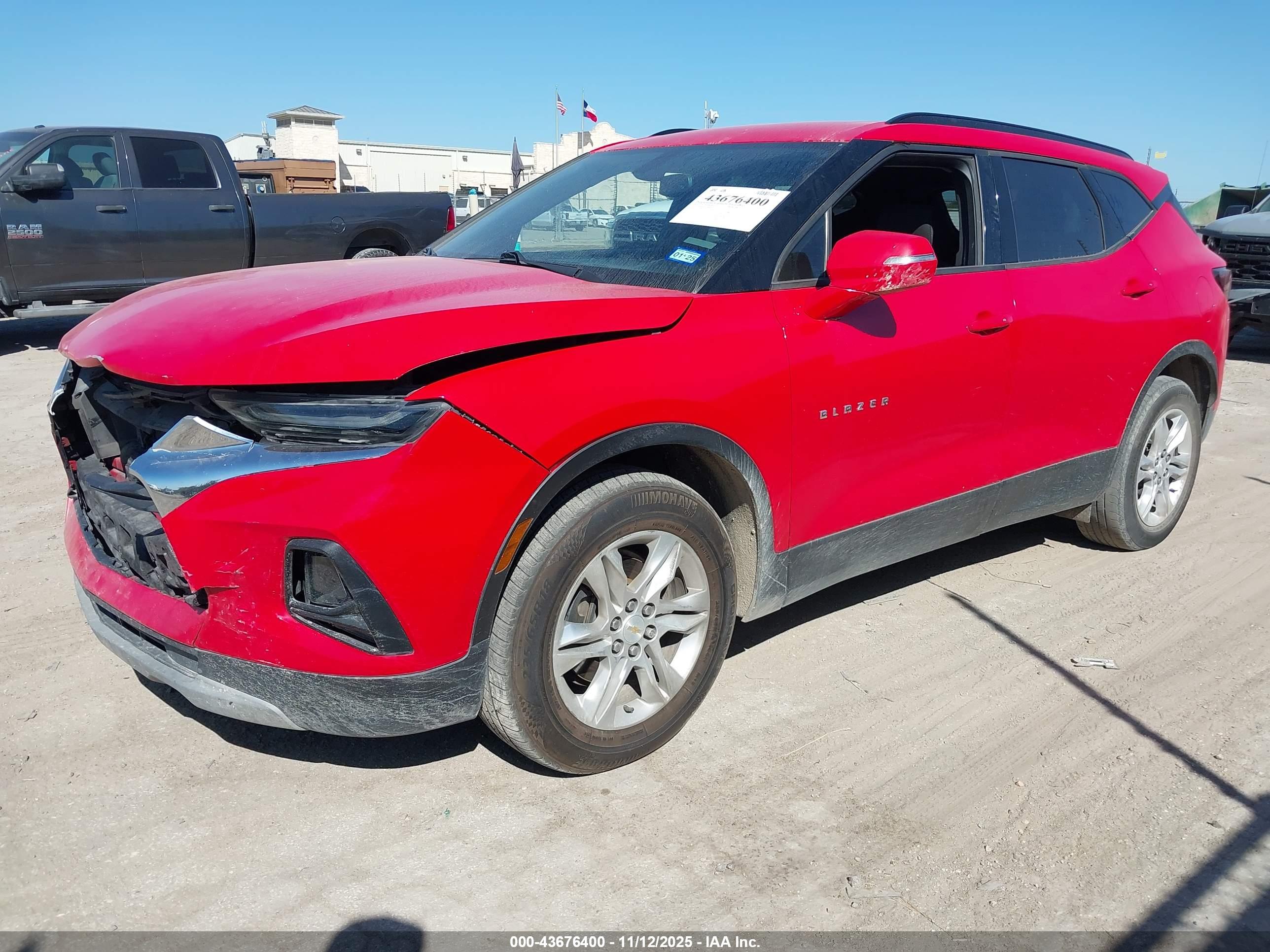 CHEVROLET BLAZER image 2