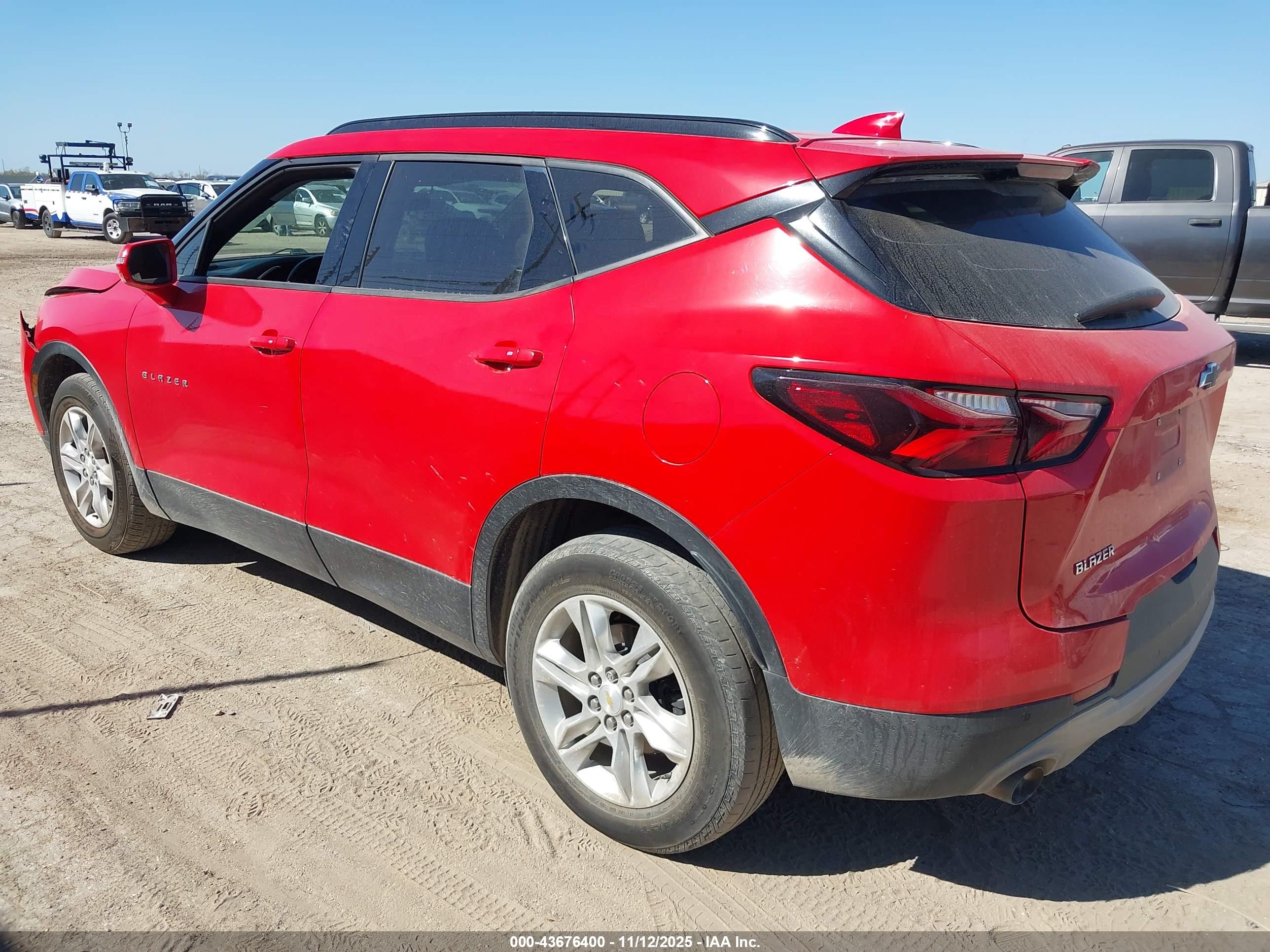 CHEVROLET BLAZER image 3