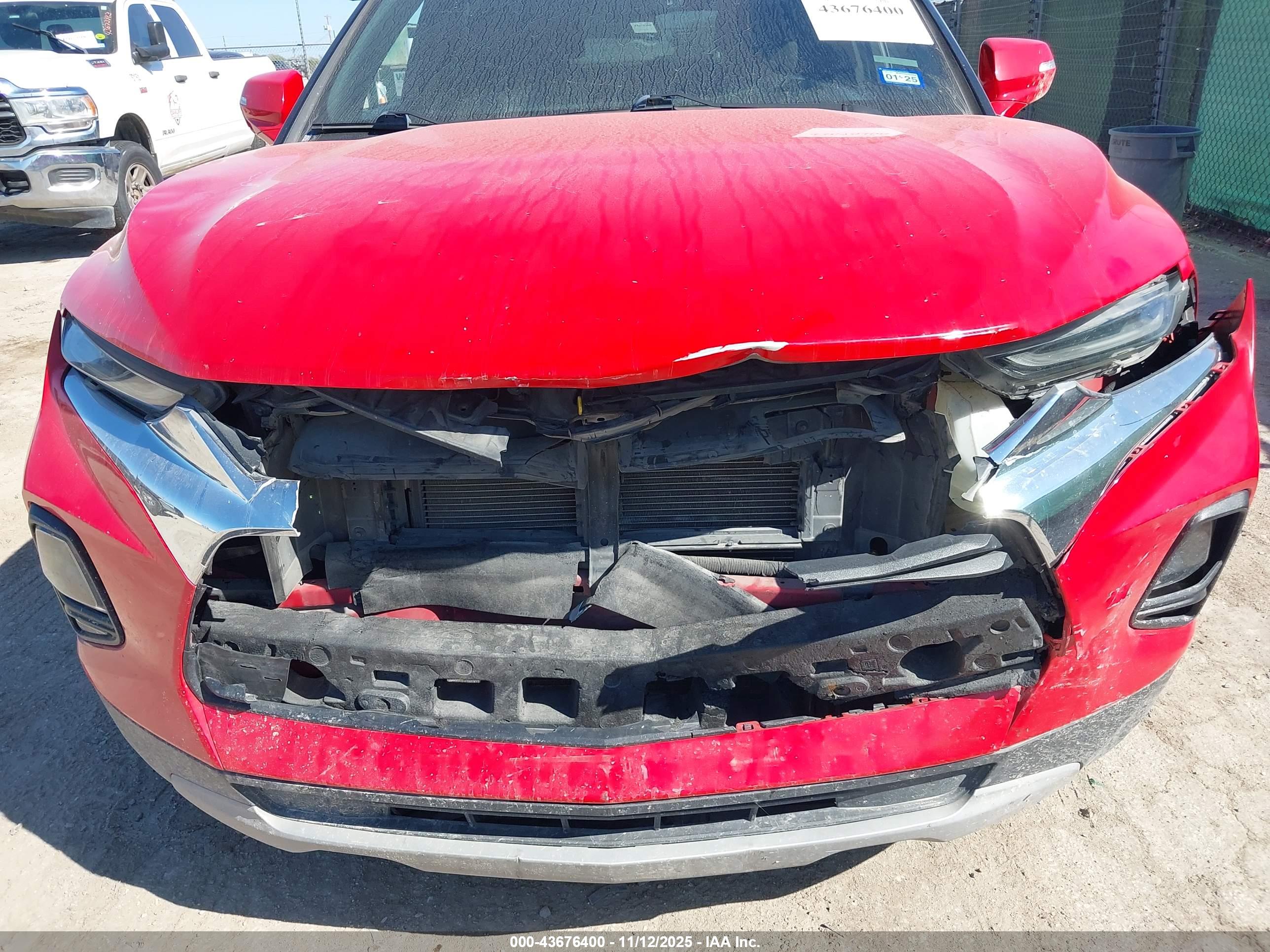 CHEVROLET BLAZER image 6