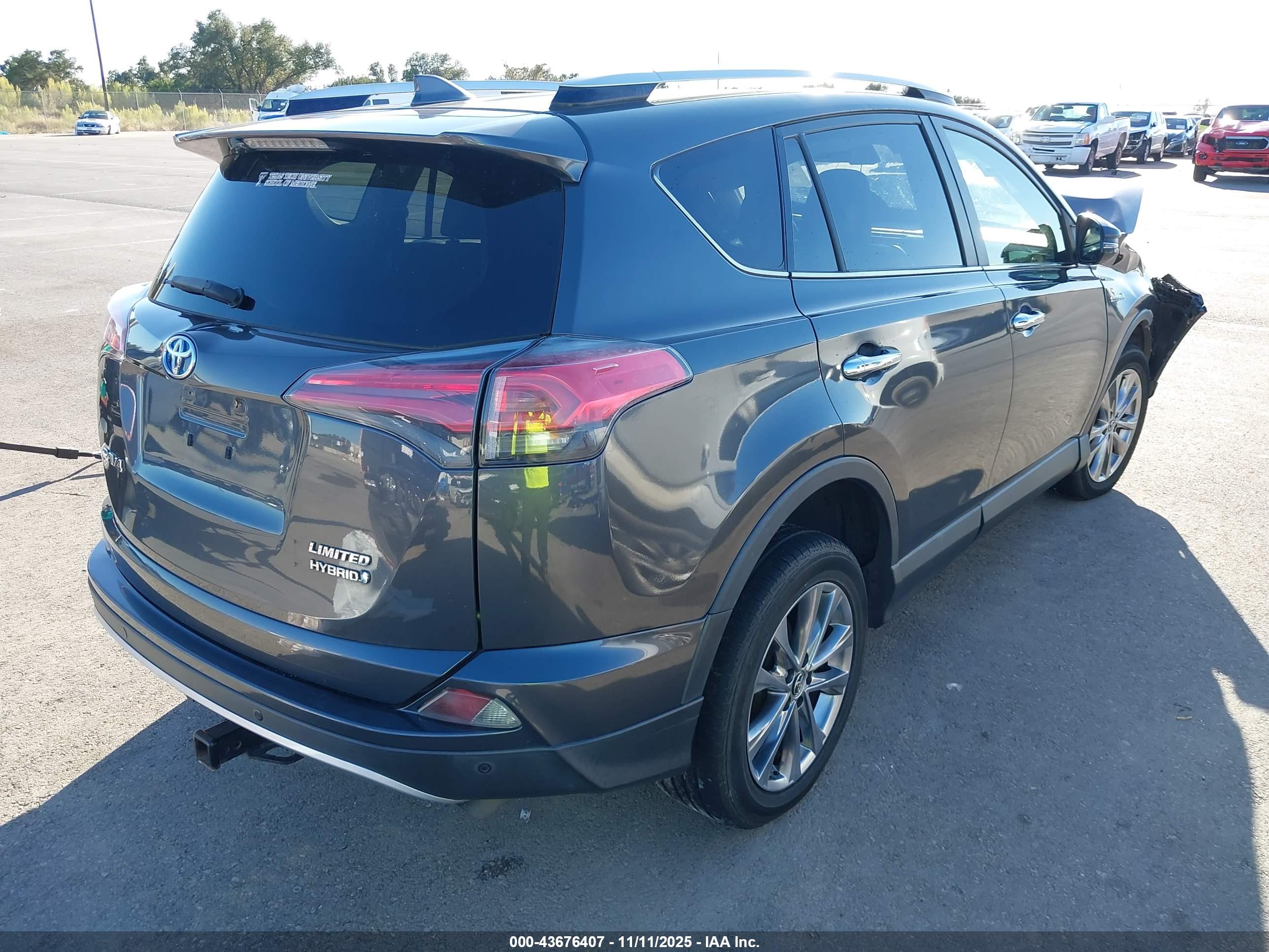 TOYOTA RAV4 image 4