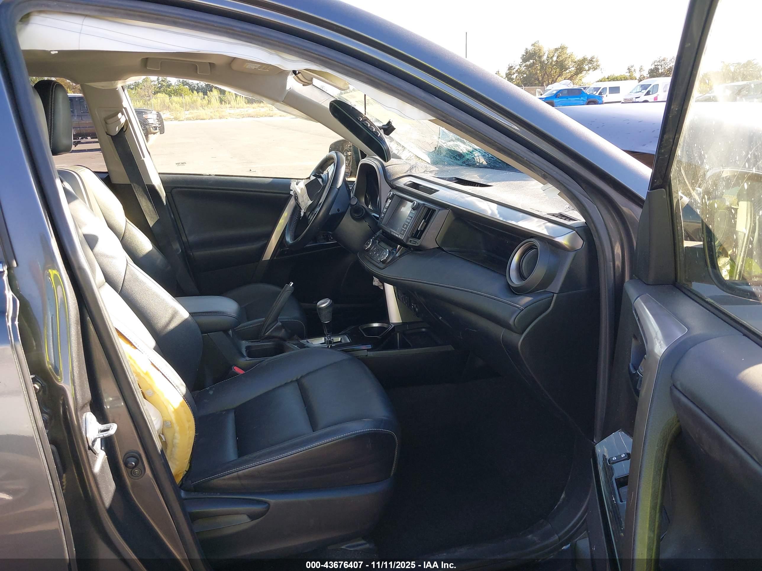 TOYOTA RAV4 image 5