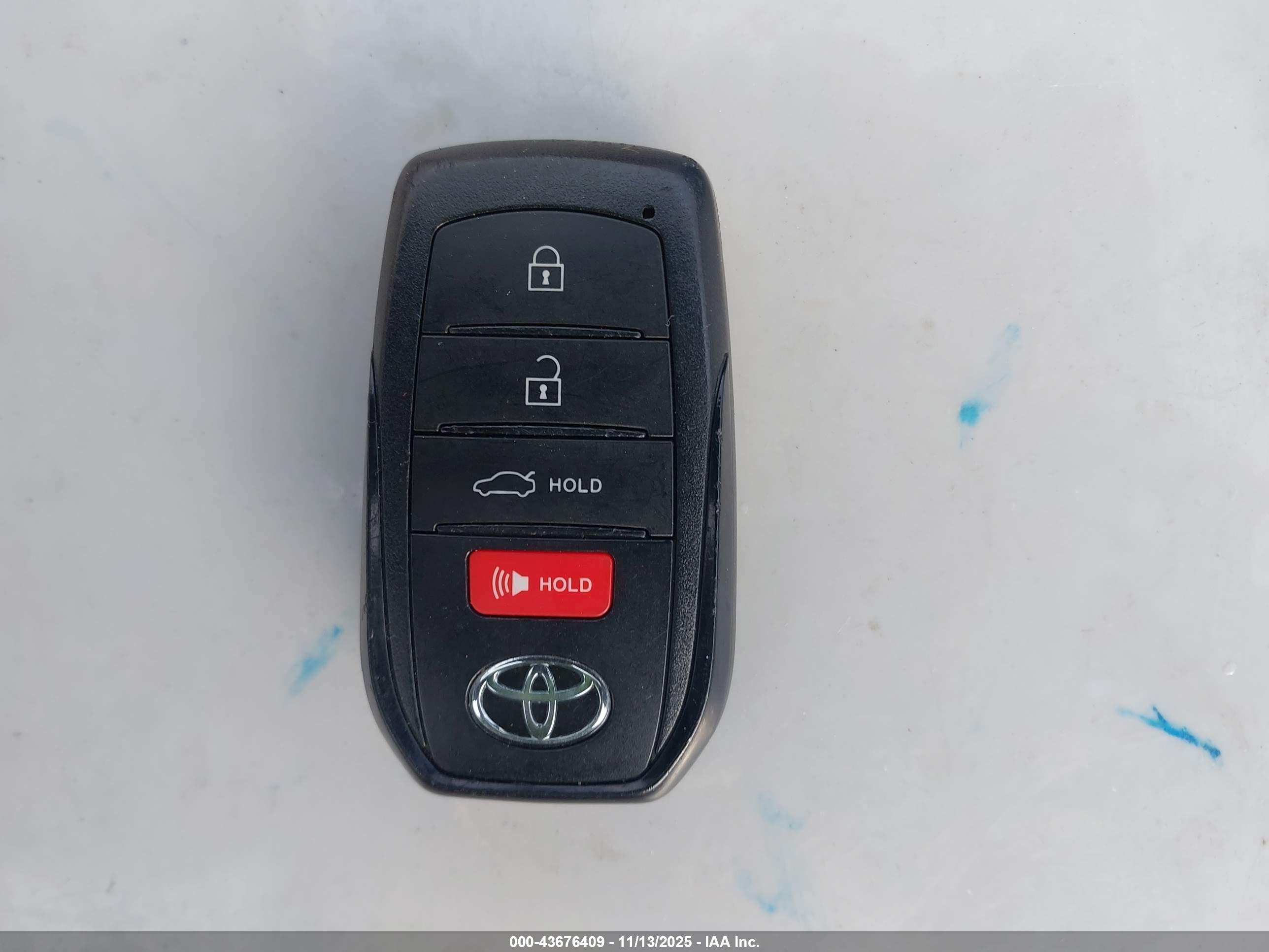 TOYOTA CROWN image 11