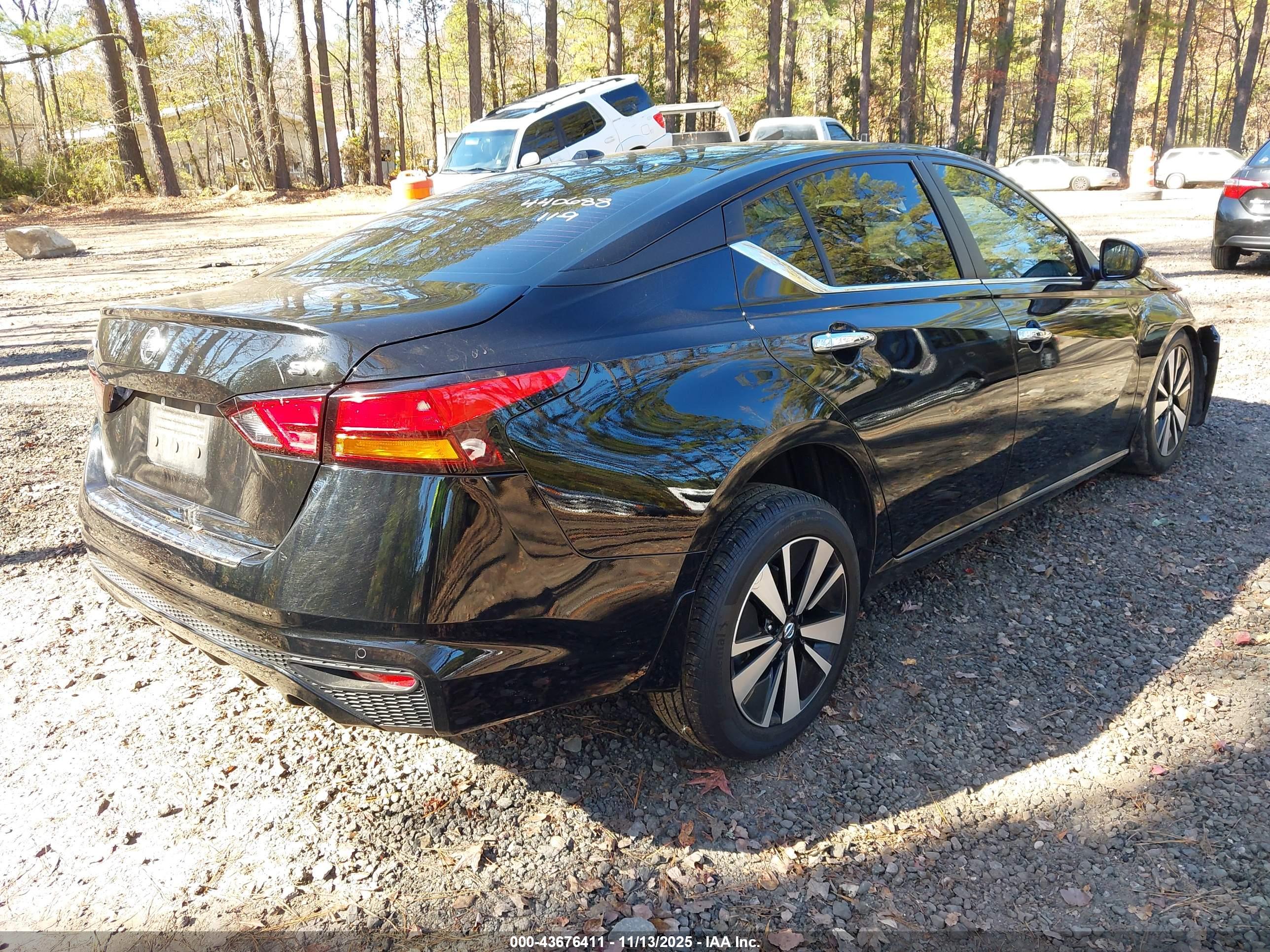 NISSAN ALTIMA image 4