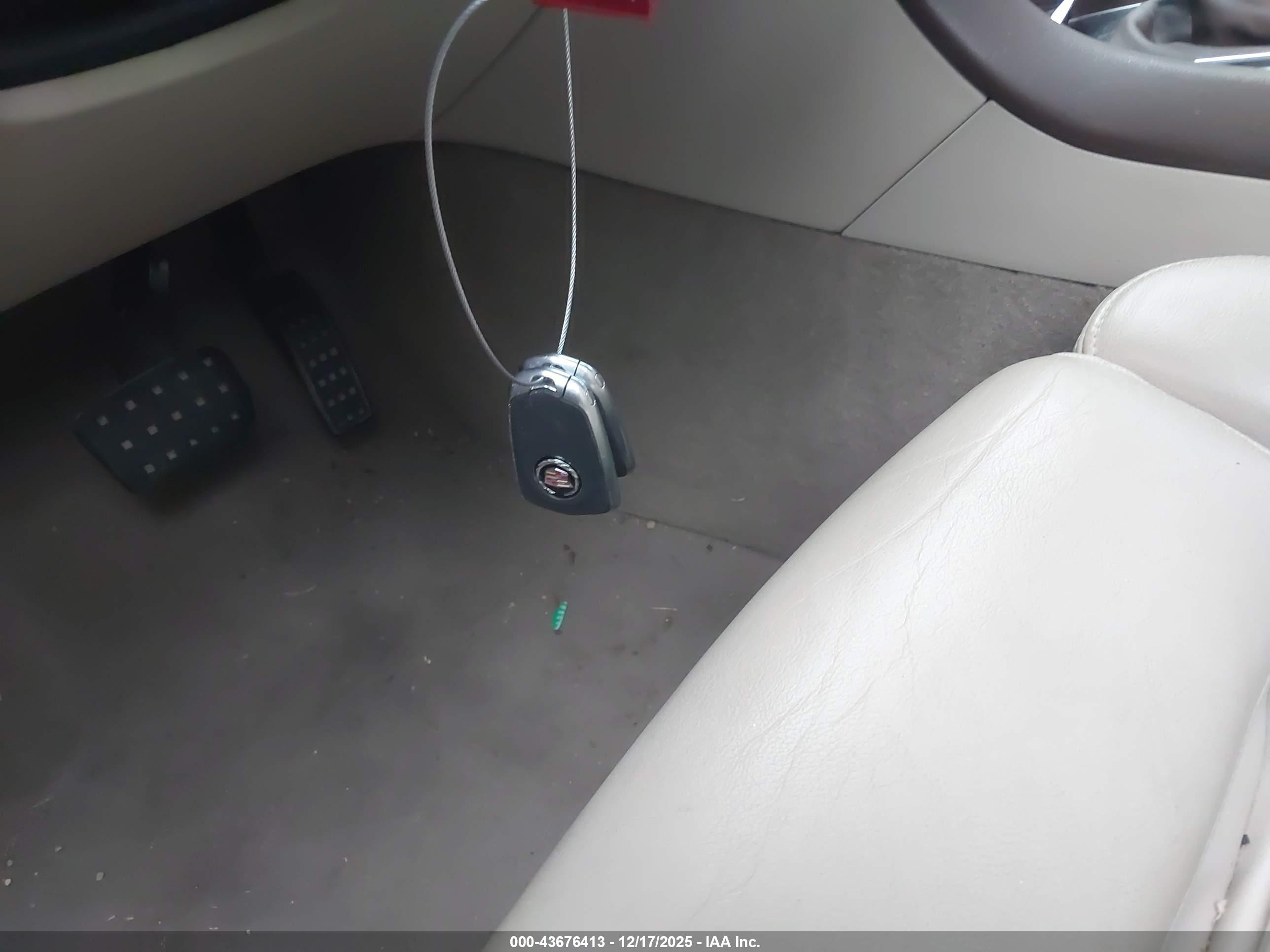 CADILLAC SRX image 11