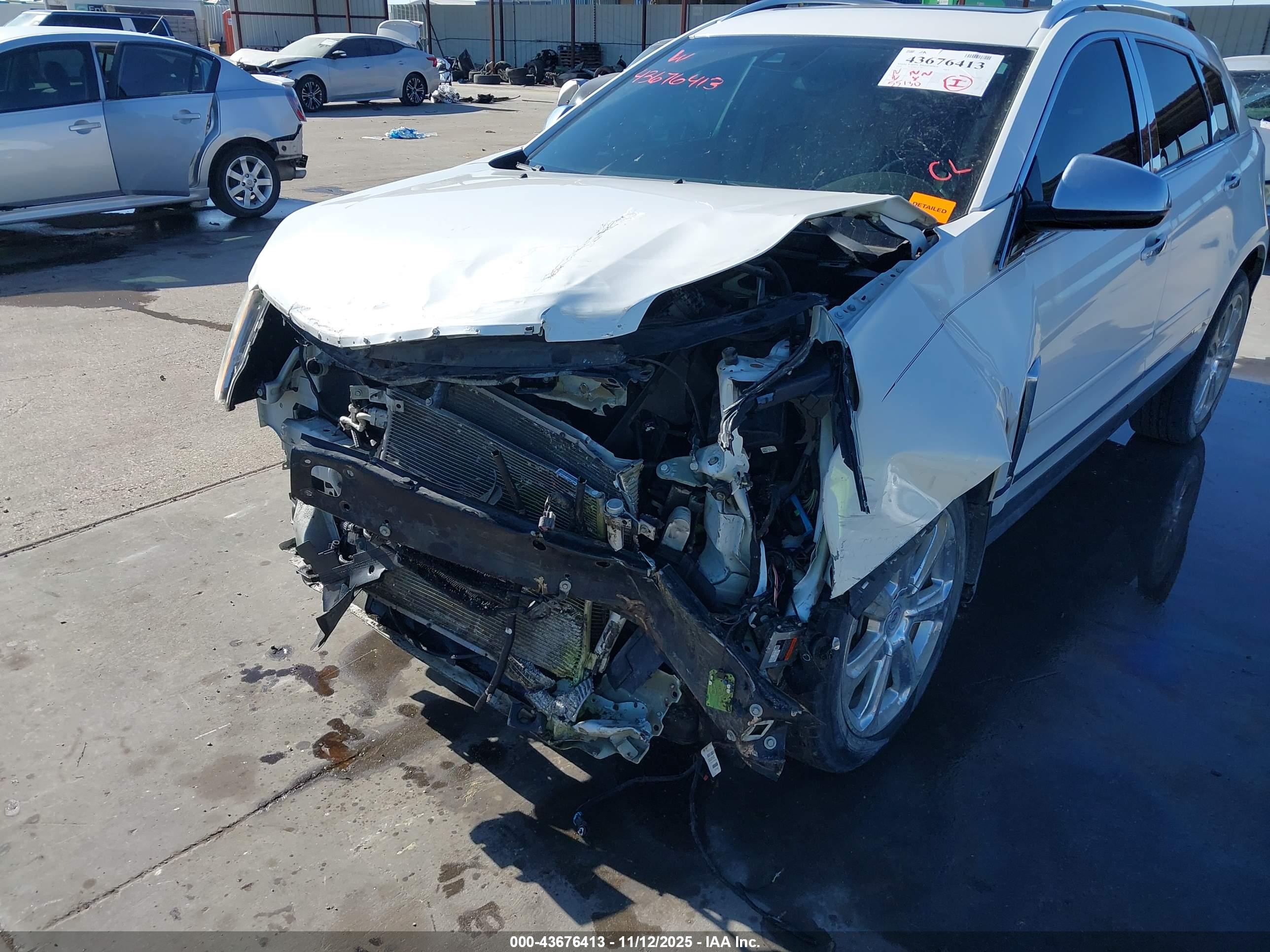 CADILLAC SRX image 6