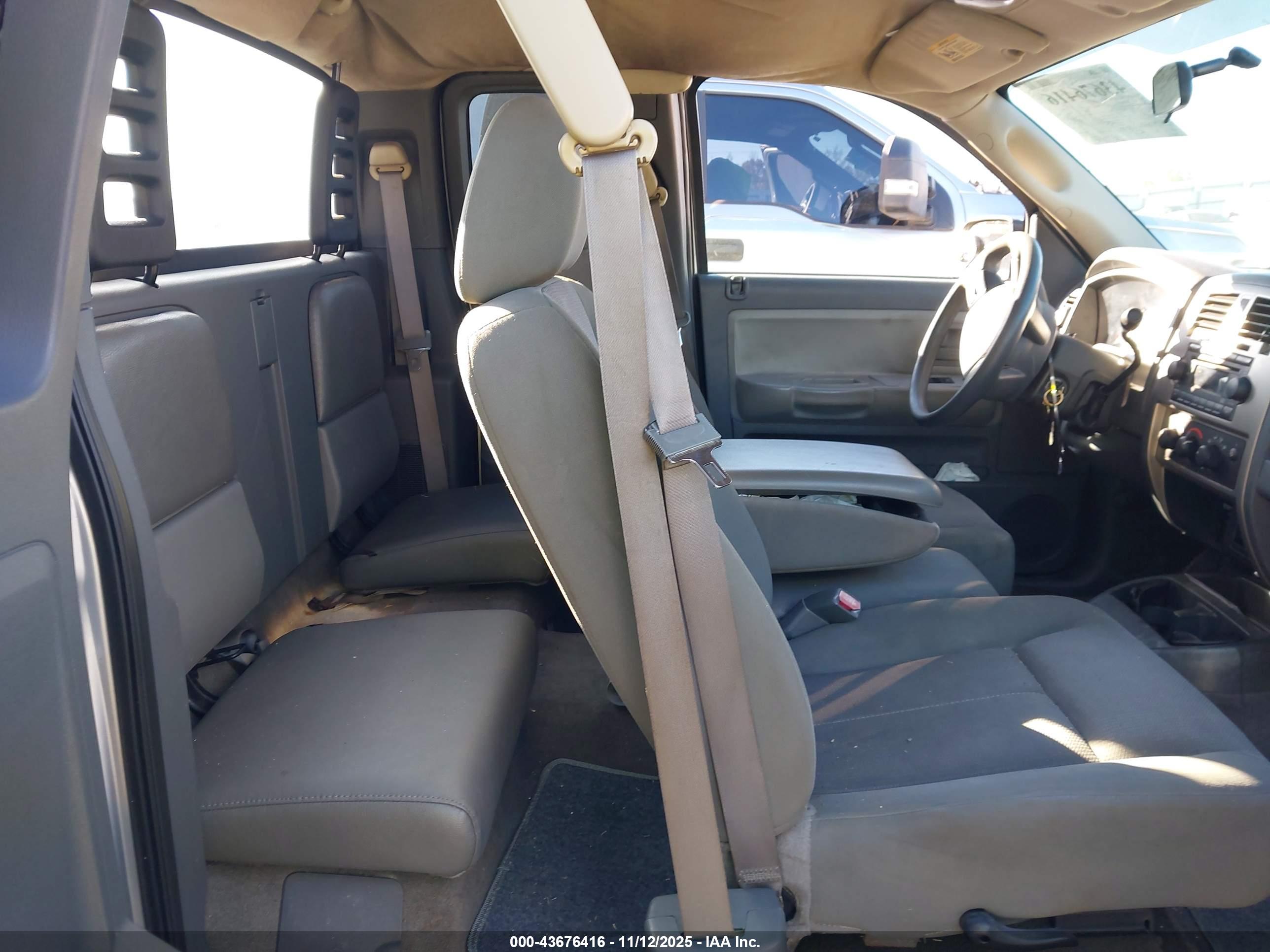 DODGE DAKOTA image 8