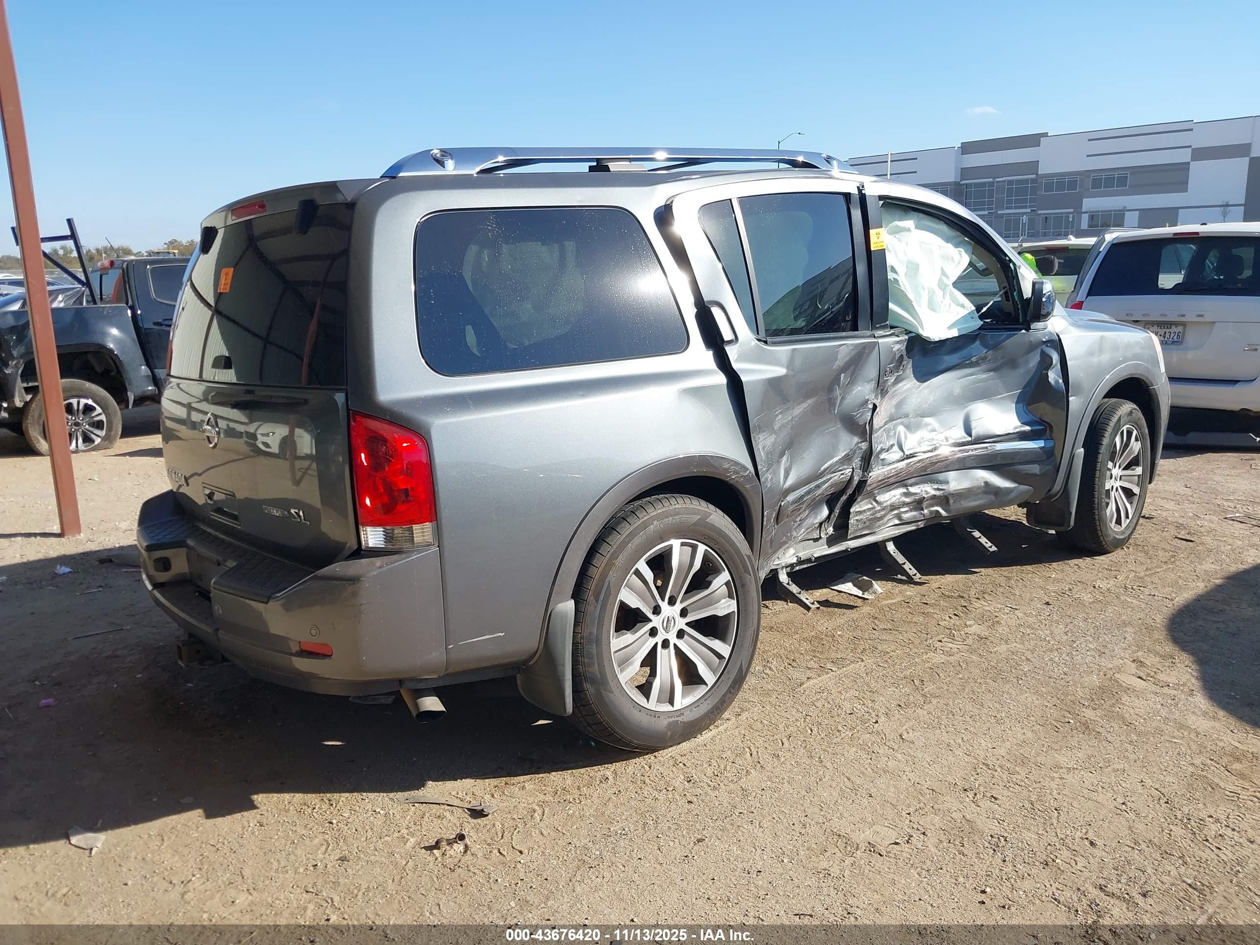 NISSAN ARMADA image 4