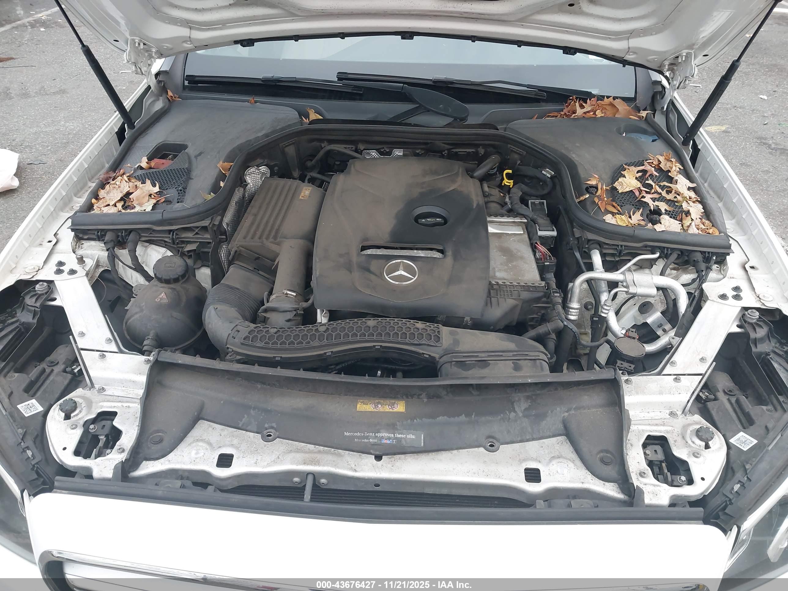 MERCEDES-BENZ E image 10