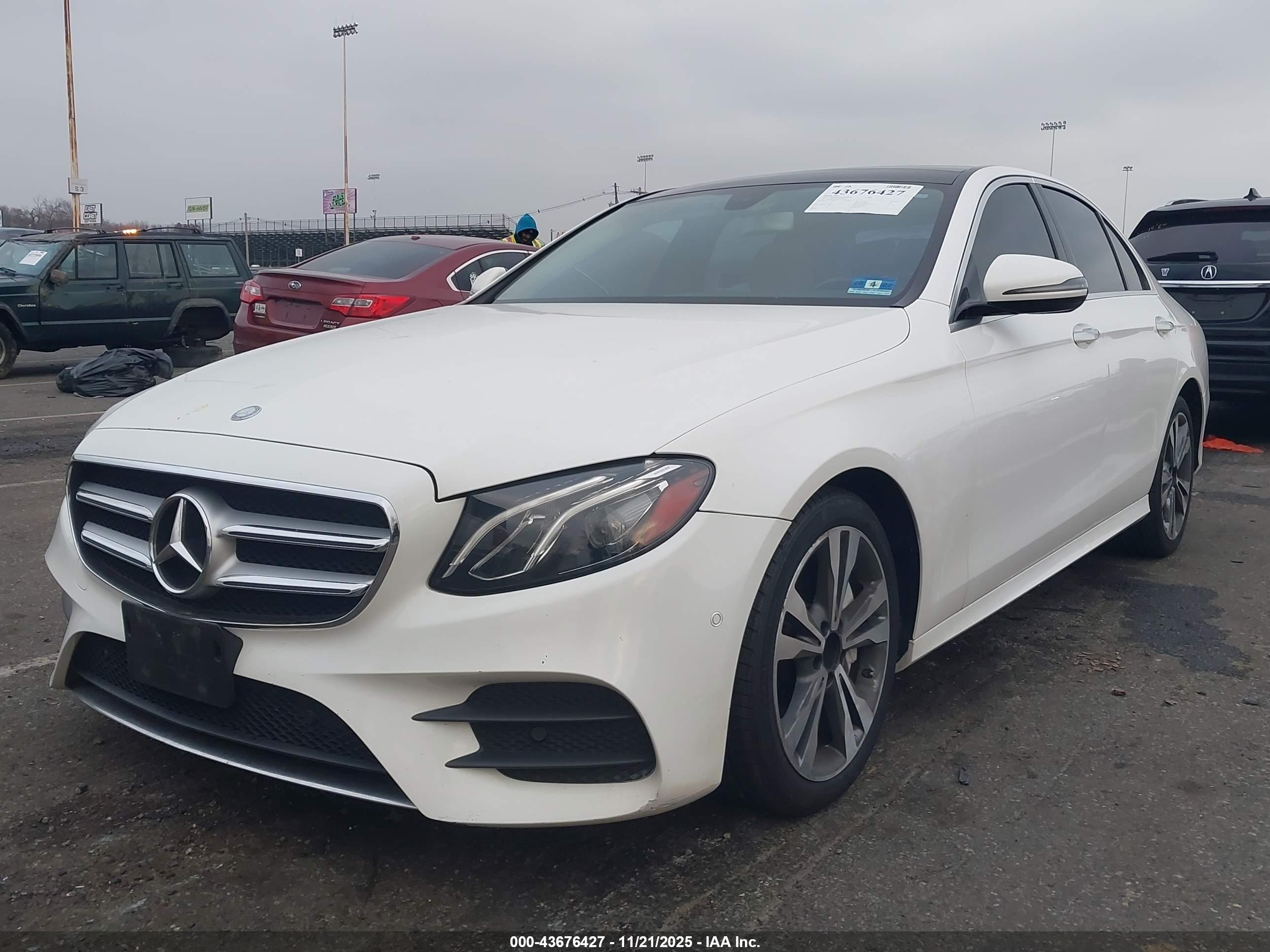 MERCEDES-BENZ E image 2