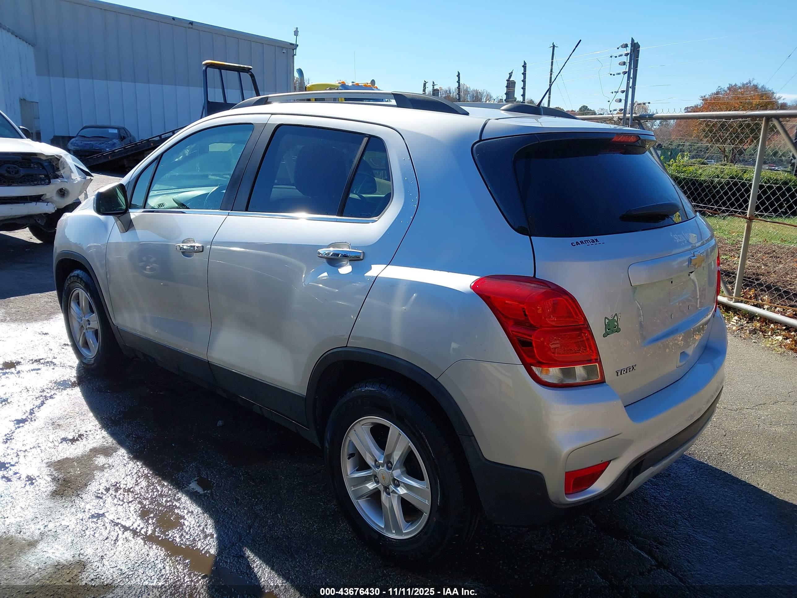CHEVROLET TRAX image 3