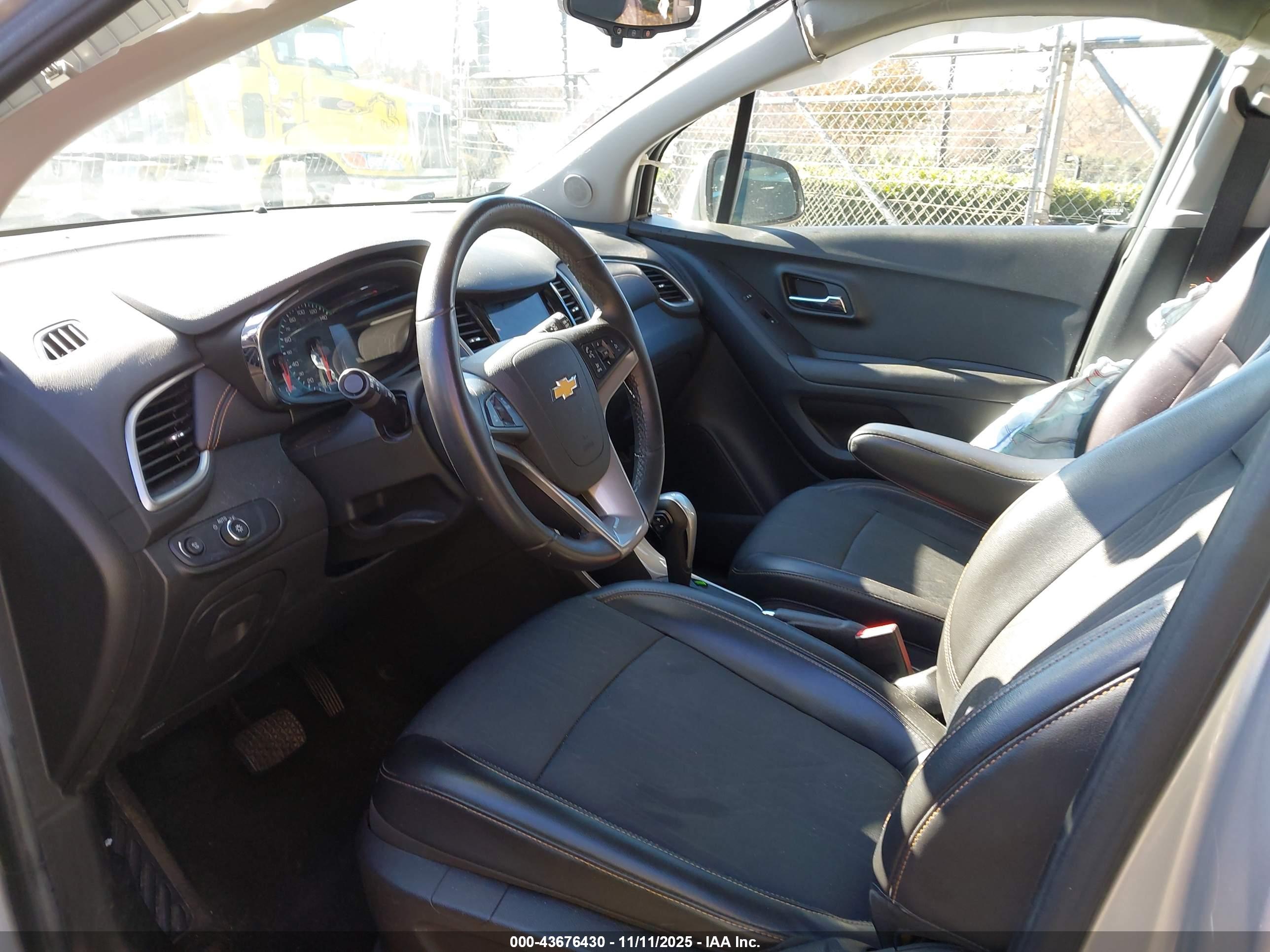 CHEVROLET TRAX image 5
