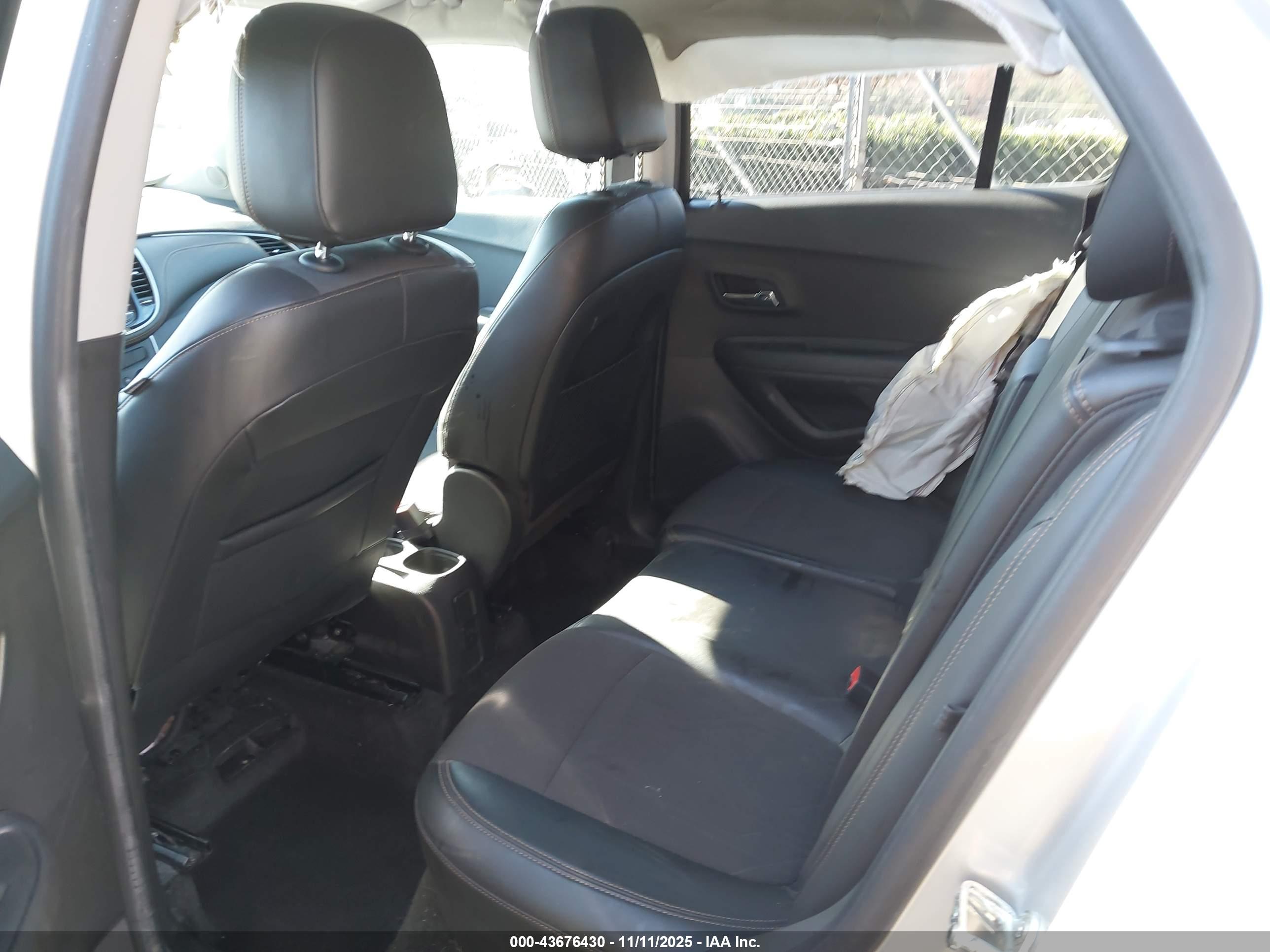 CHEVROLET TRAX image 8