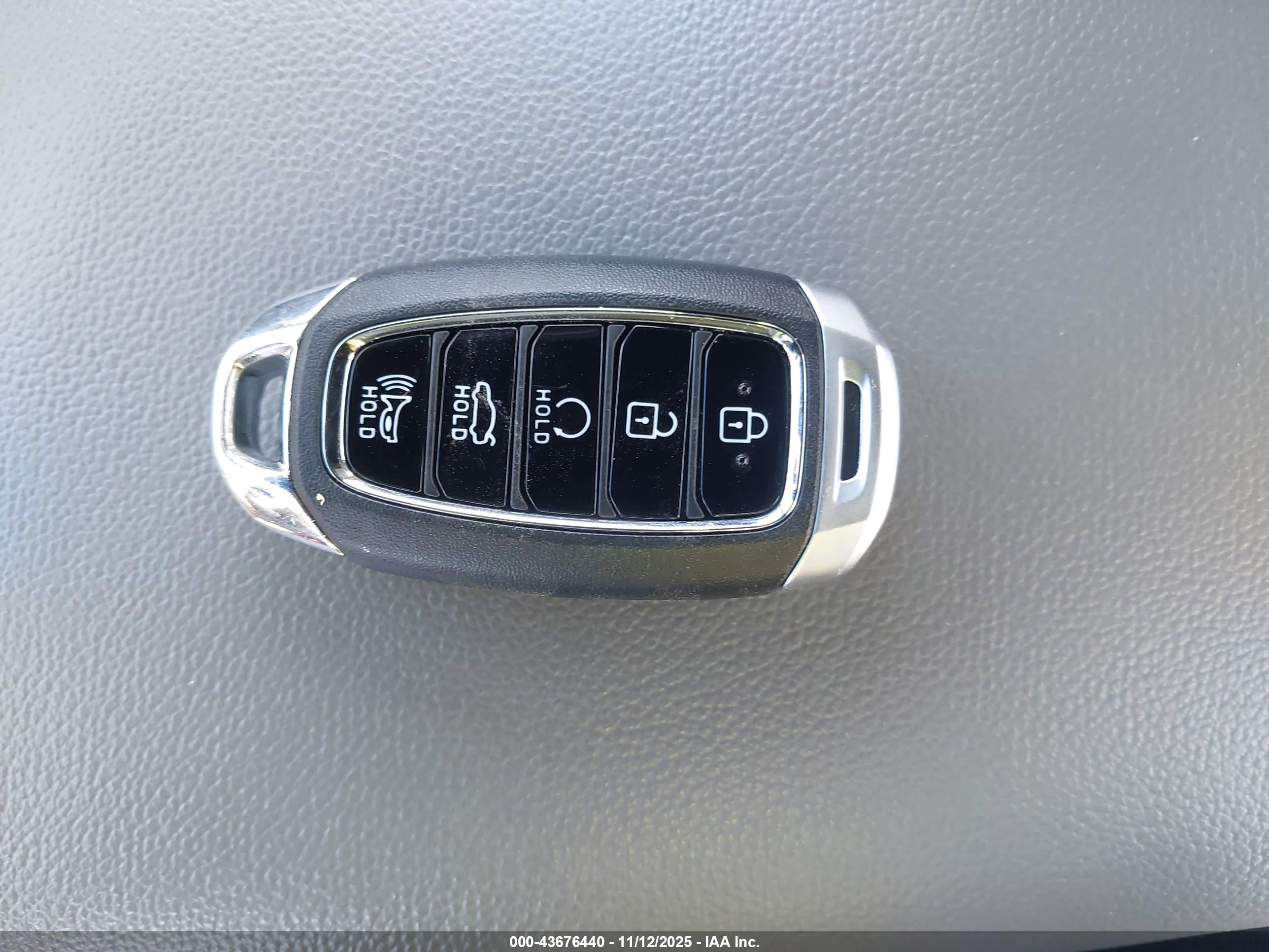 HYUNDAI ELANTRA image 11