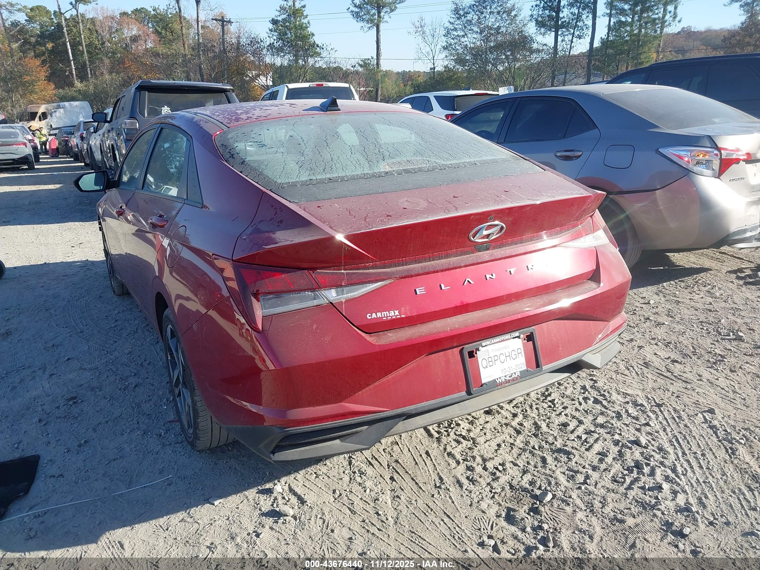 HYUNDAI ELANTRA image 3