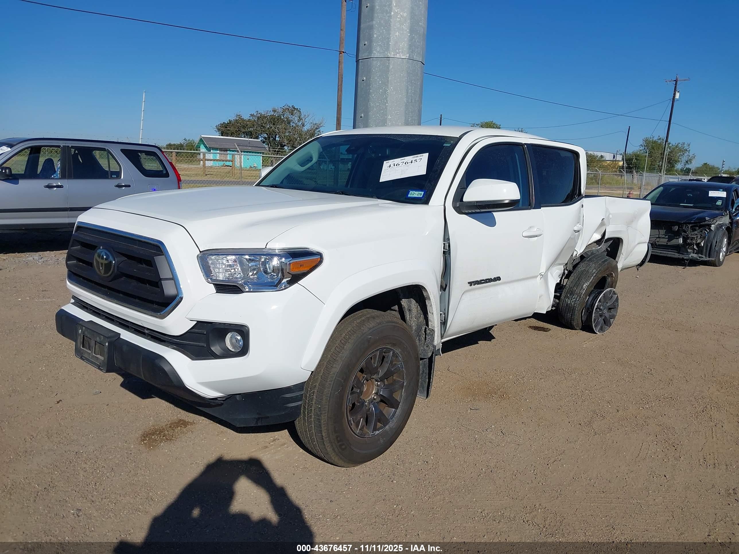 TOYOTA TACOMA image 2