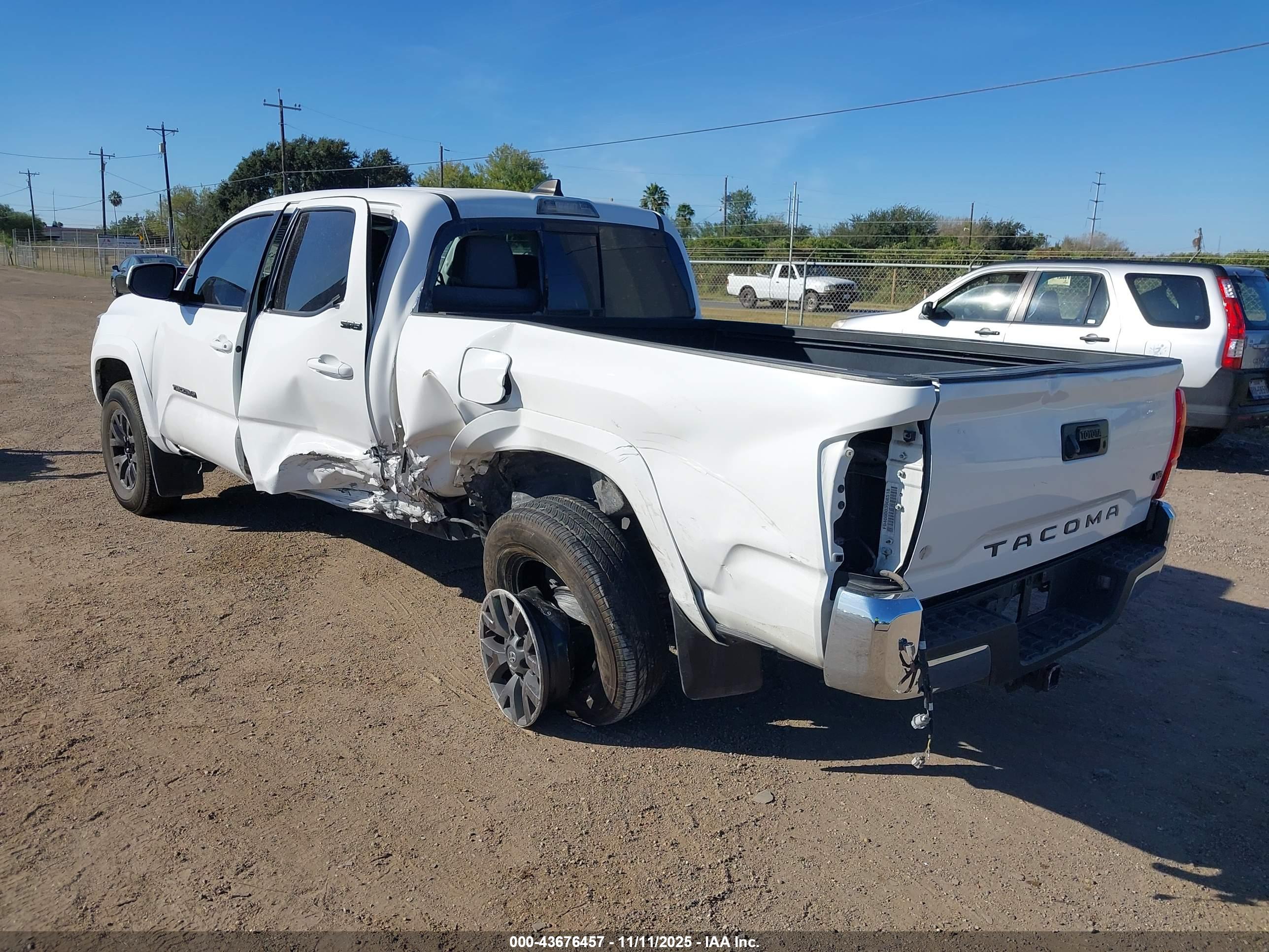 TOYOTA TACOMA image 3