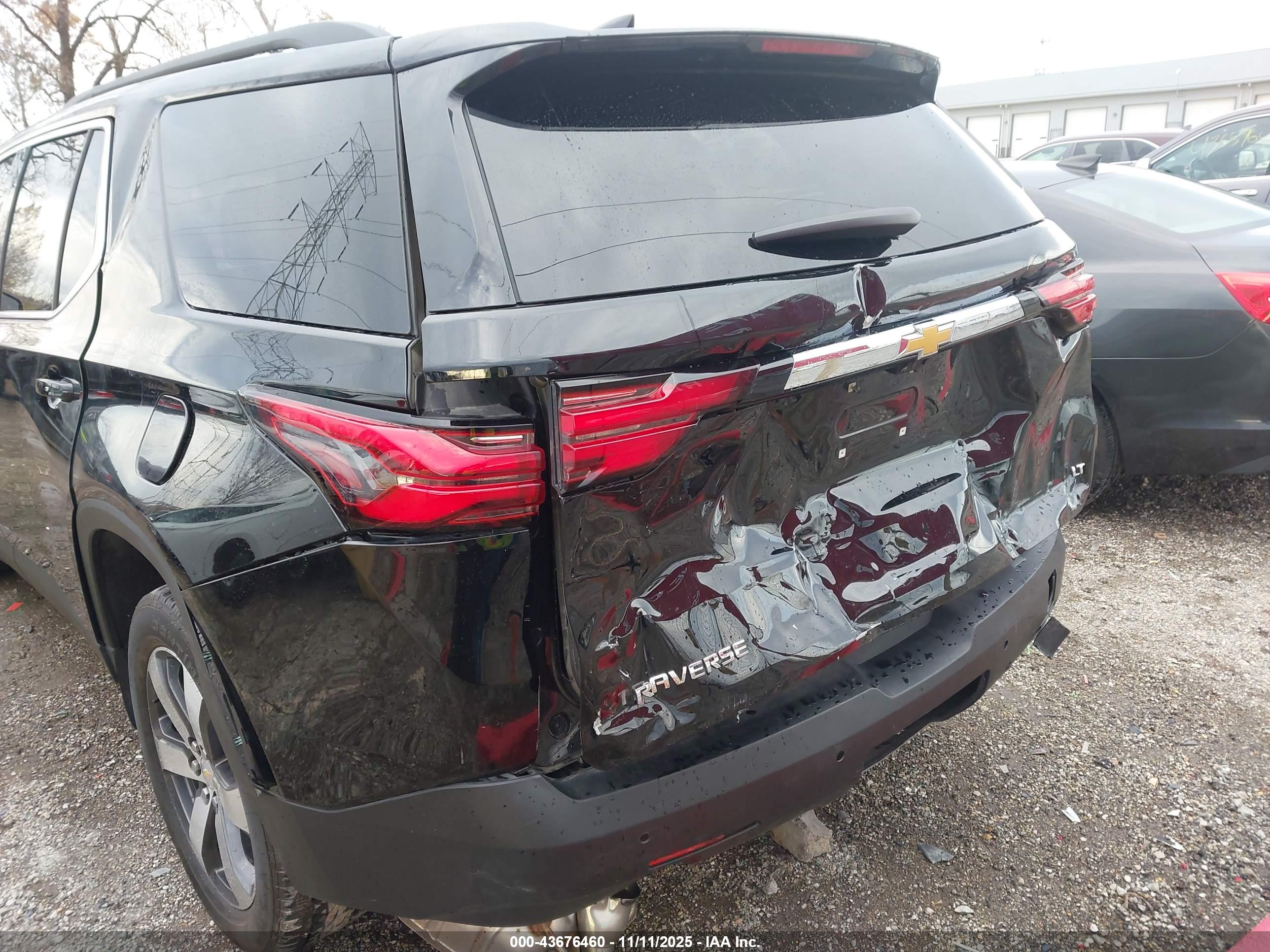 CHEVROLET TRAVERSE image 6
