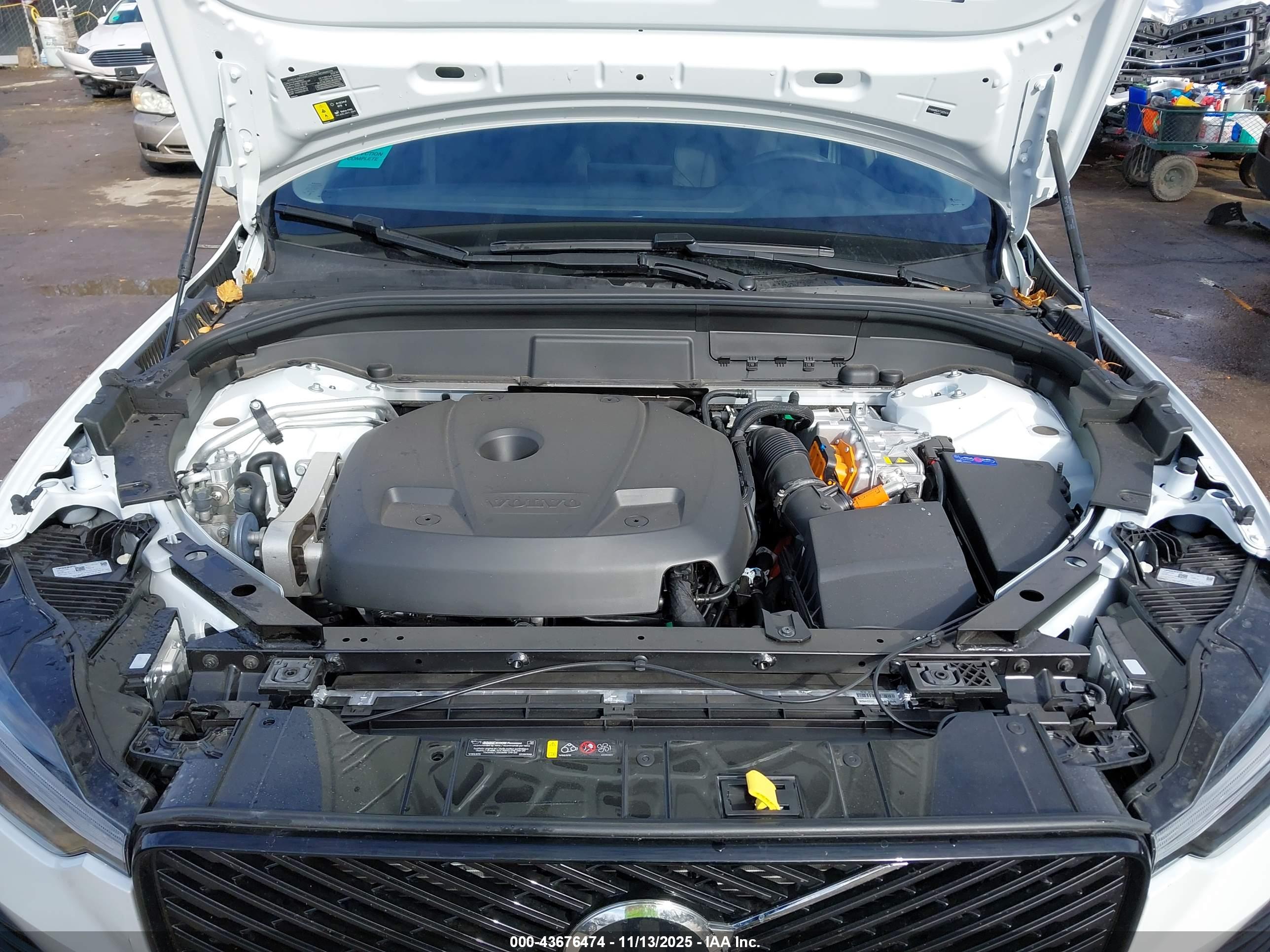 VOLVO XC60 image 10