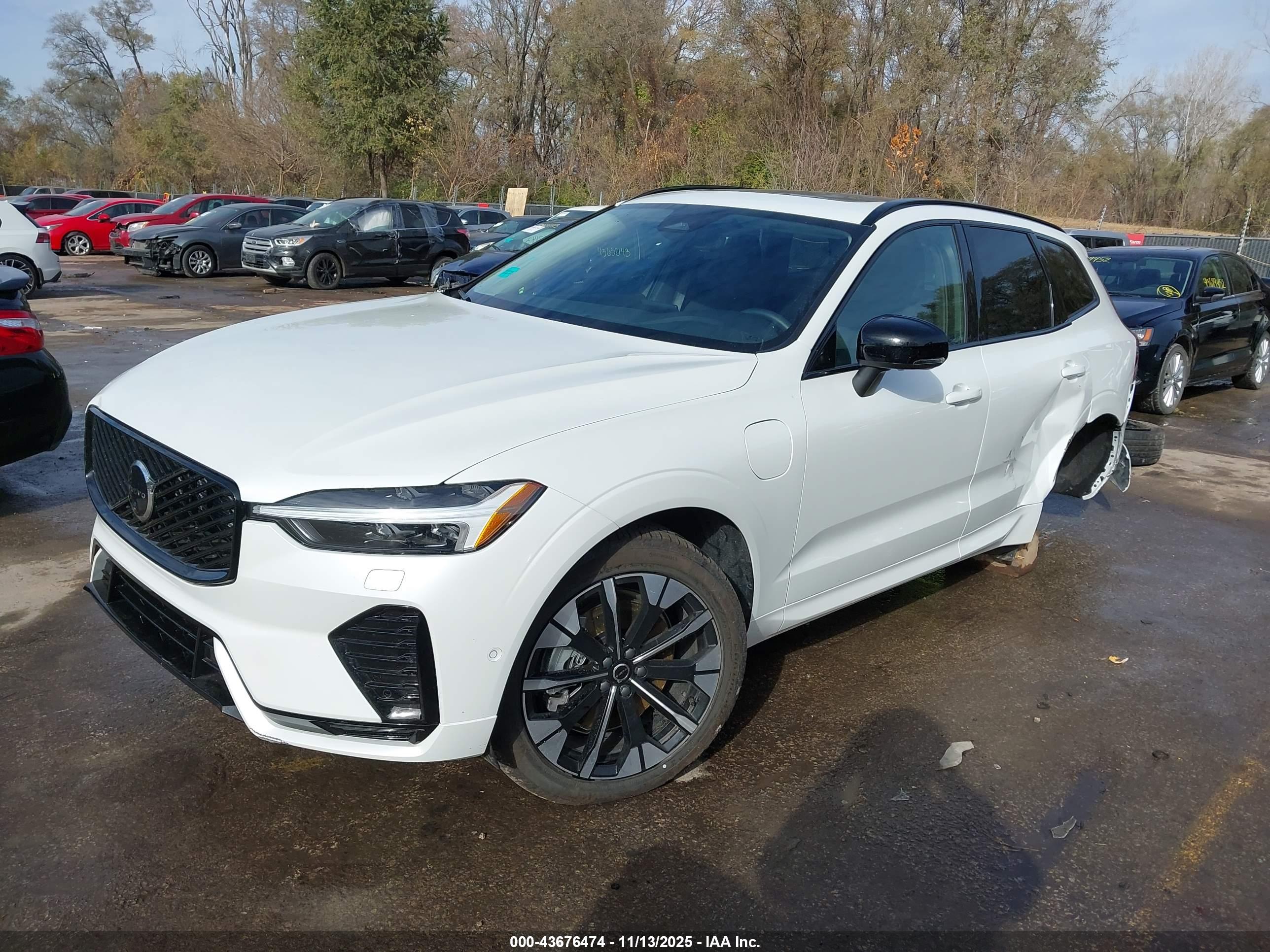 VOLVO XC60 image 2
