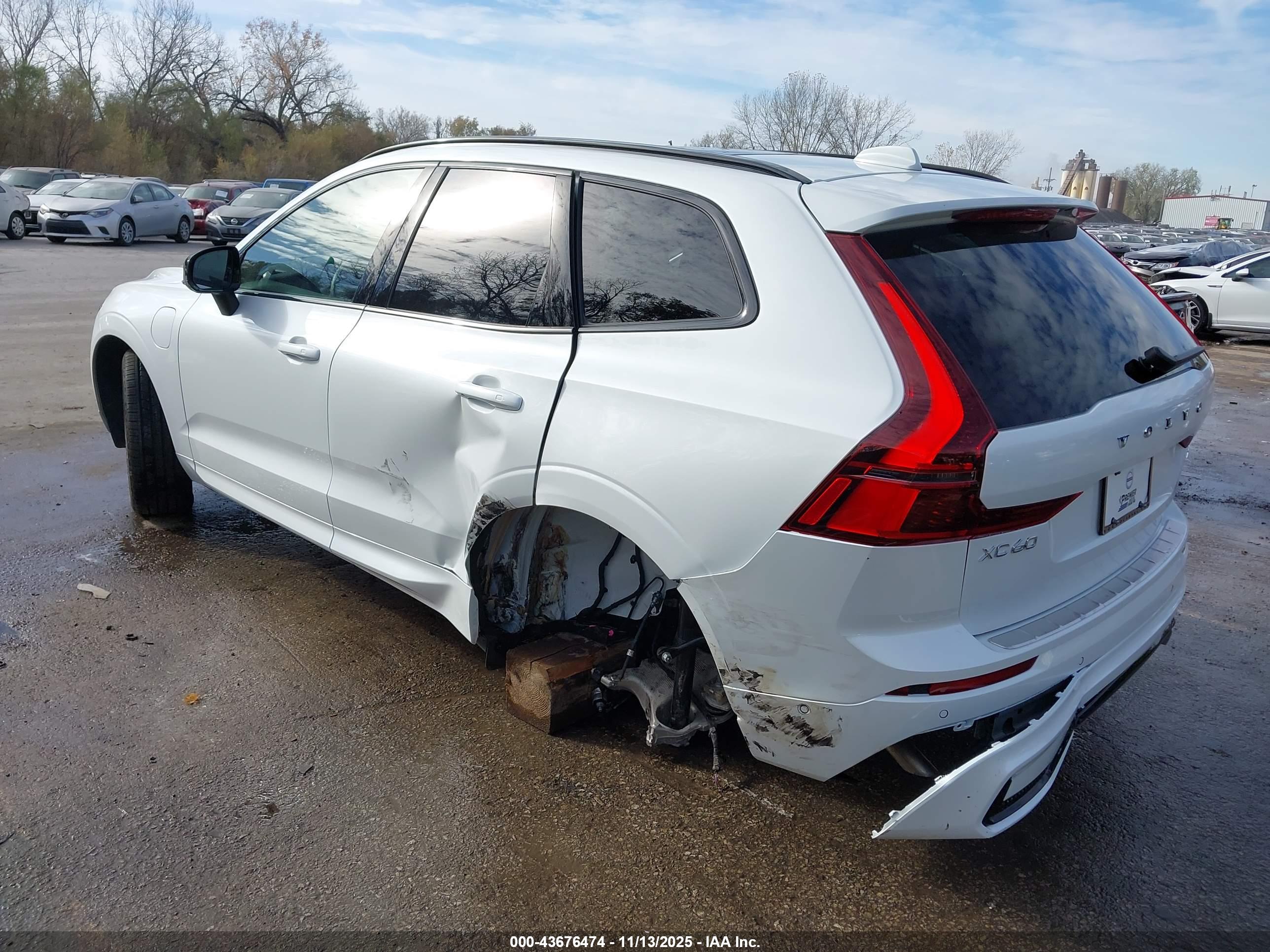 VOLVO XC60 image 3