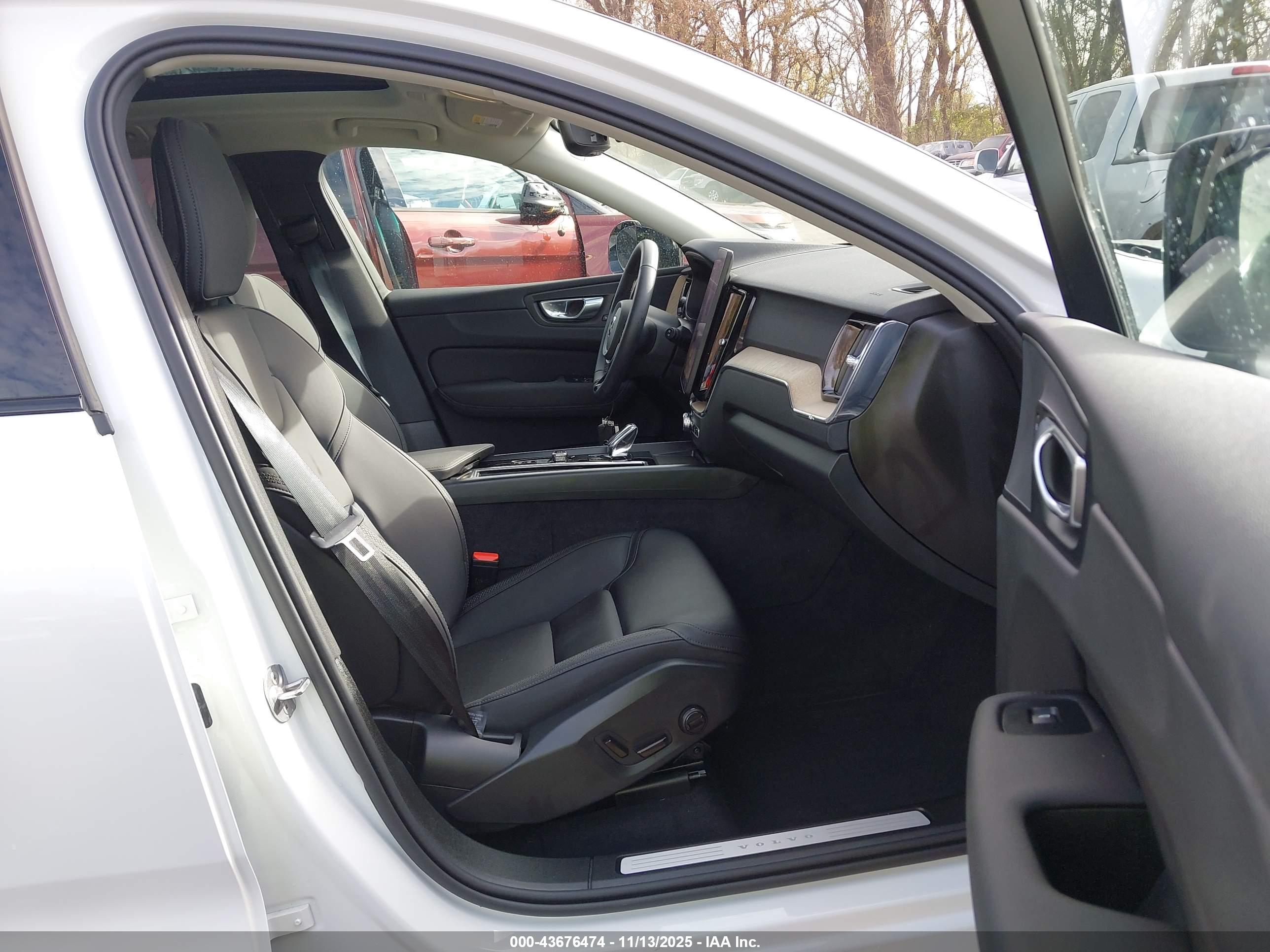 VOLVO XC60 image 5
