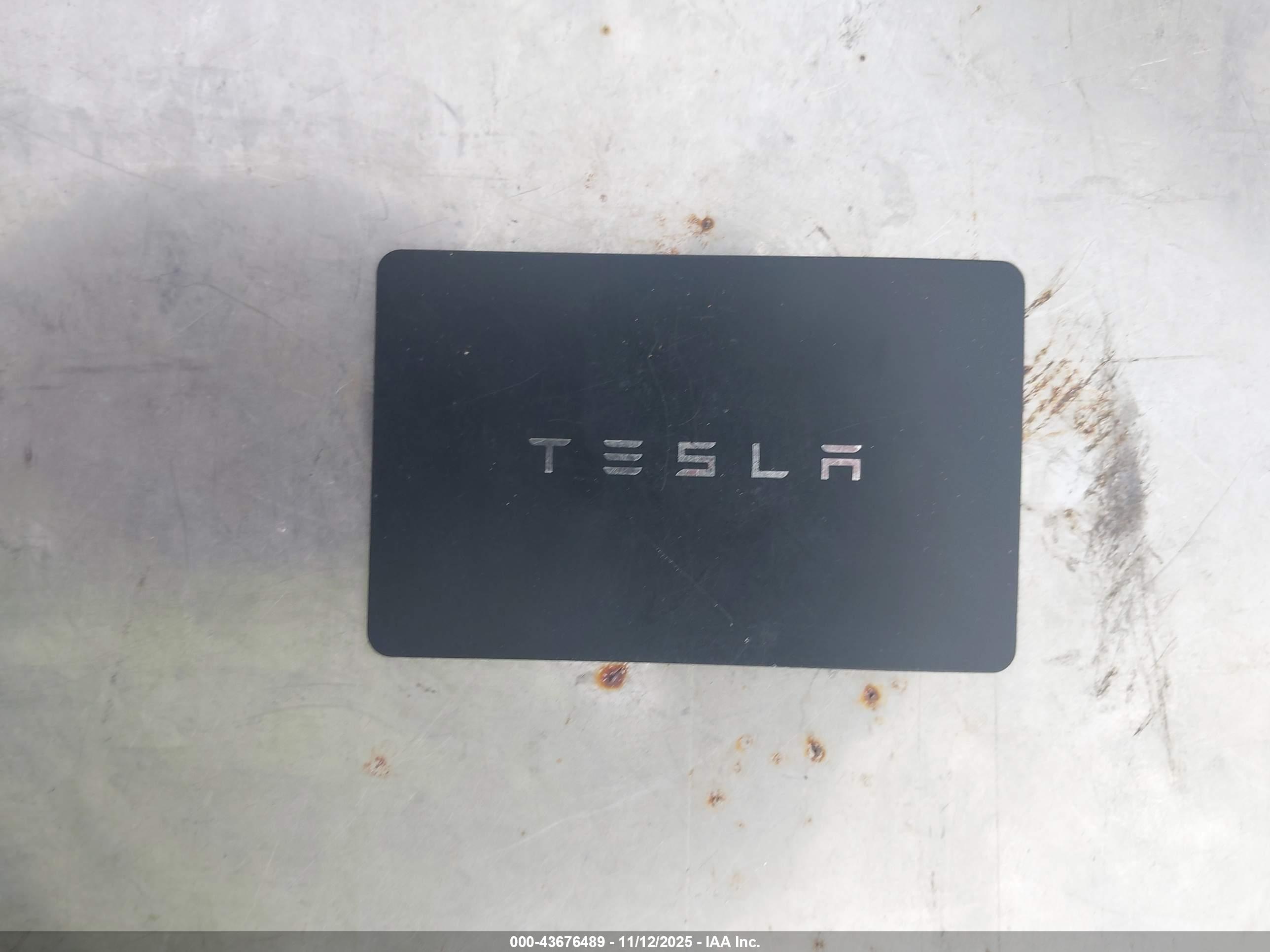 TESLA MODEL image 11