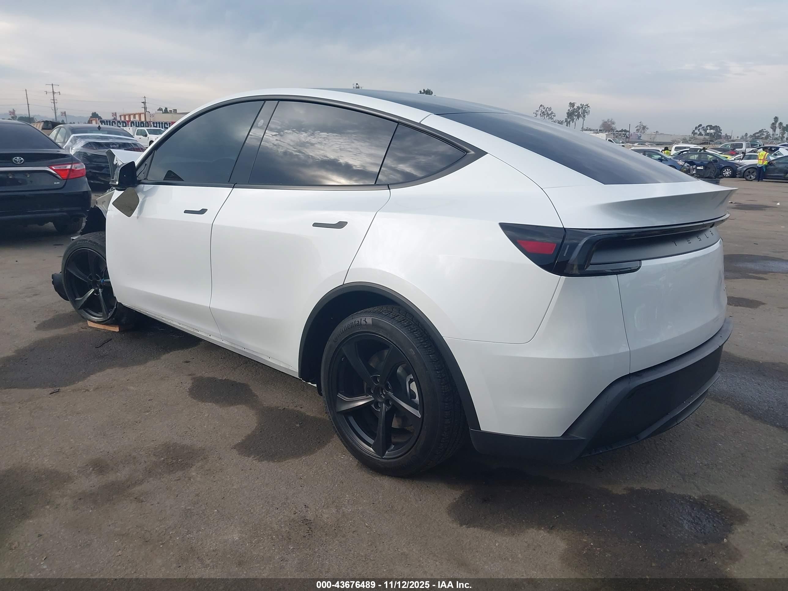 TESLA MODEL image 3