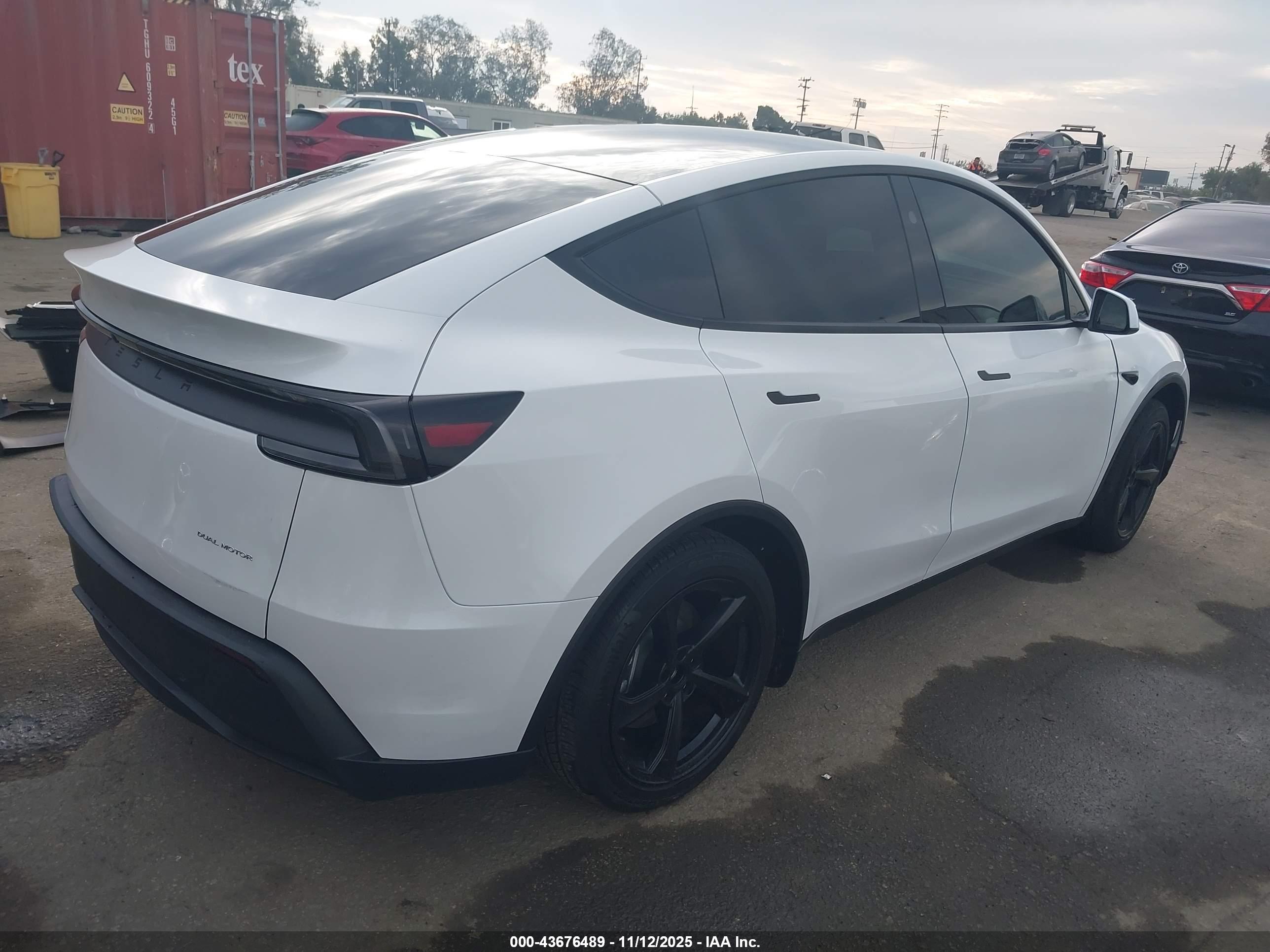 TESLA MODEL image 4