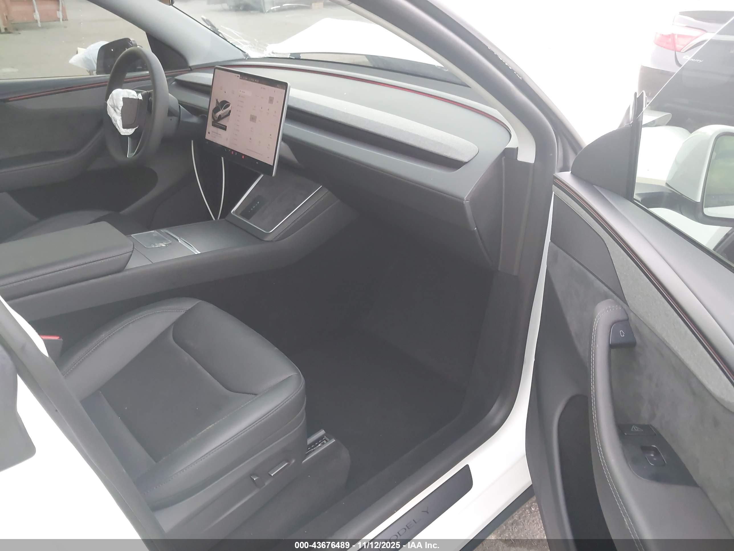 TESLA MODEL image 5