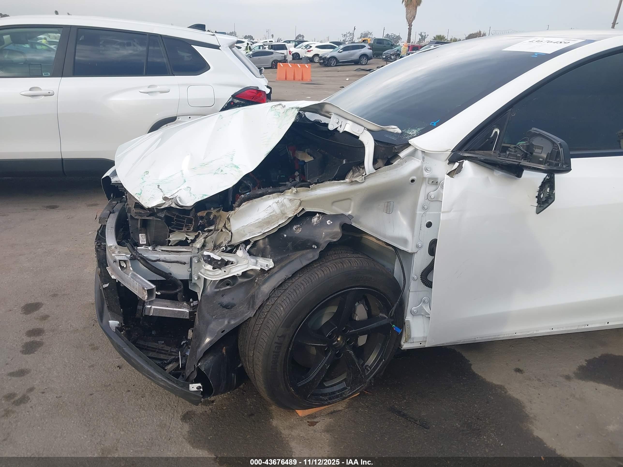 TESLA MODEL image 6
