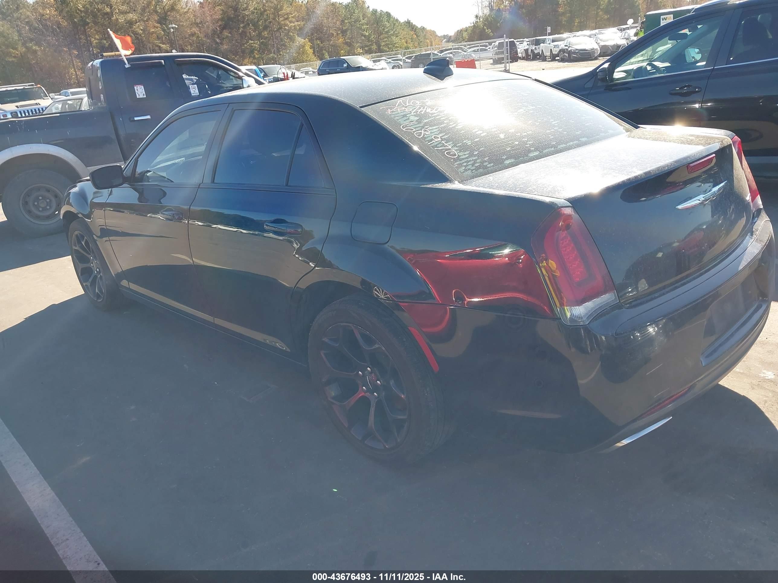CHRYSLER 300 image 3