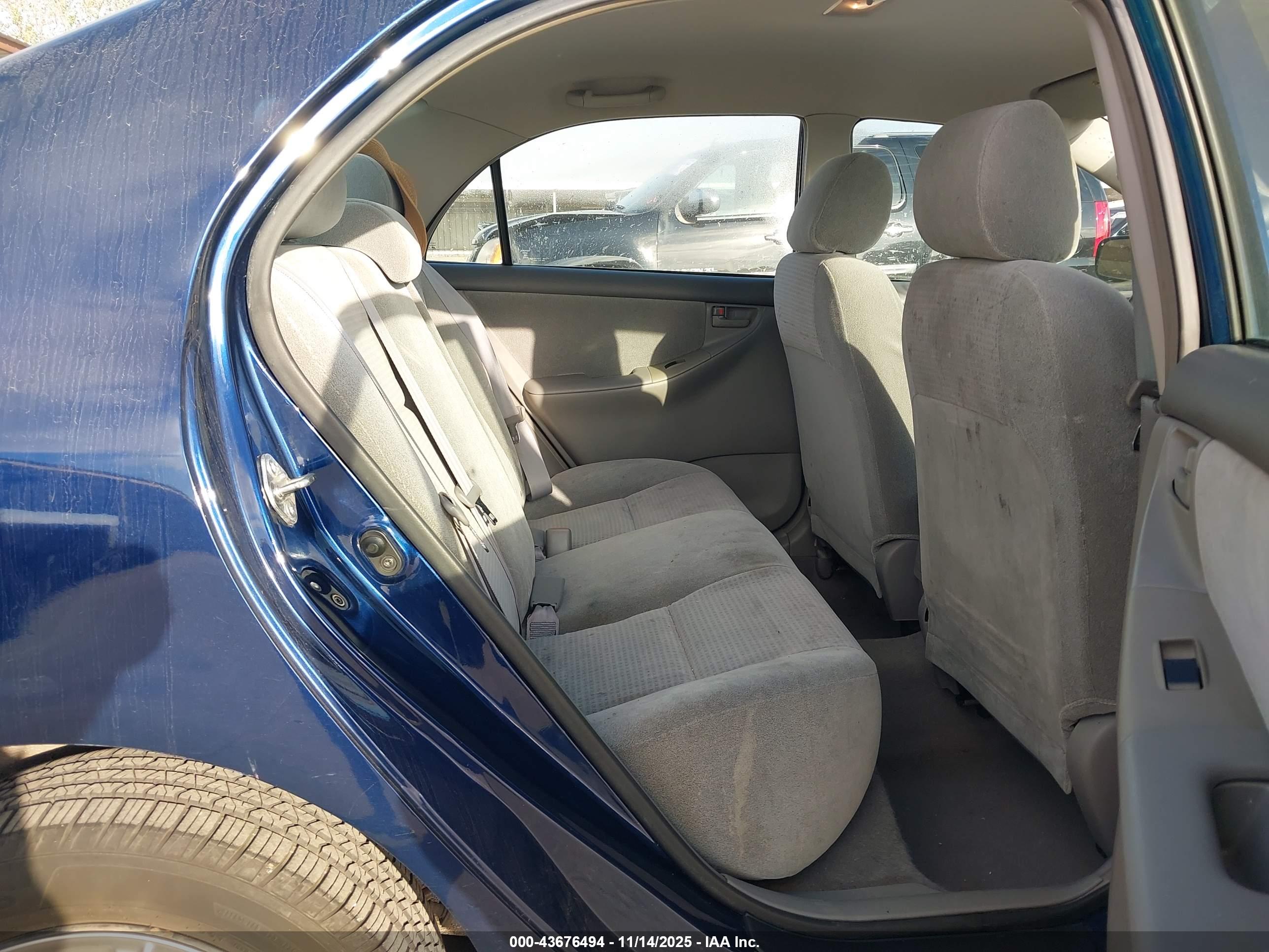 TOYOTA COROLLA image 8