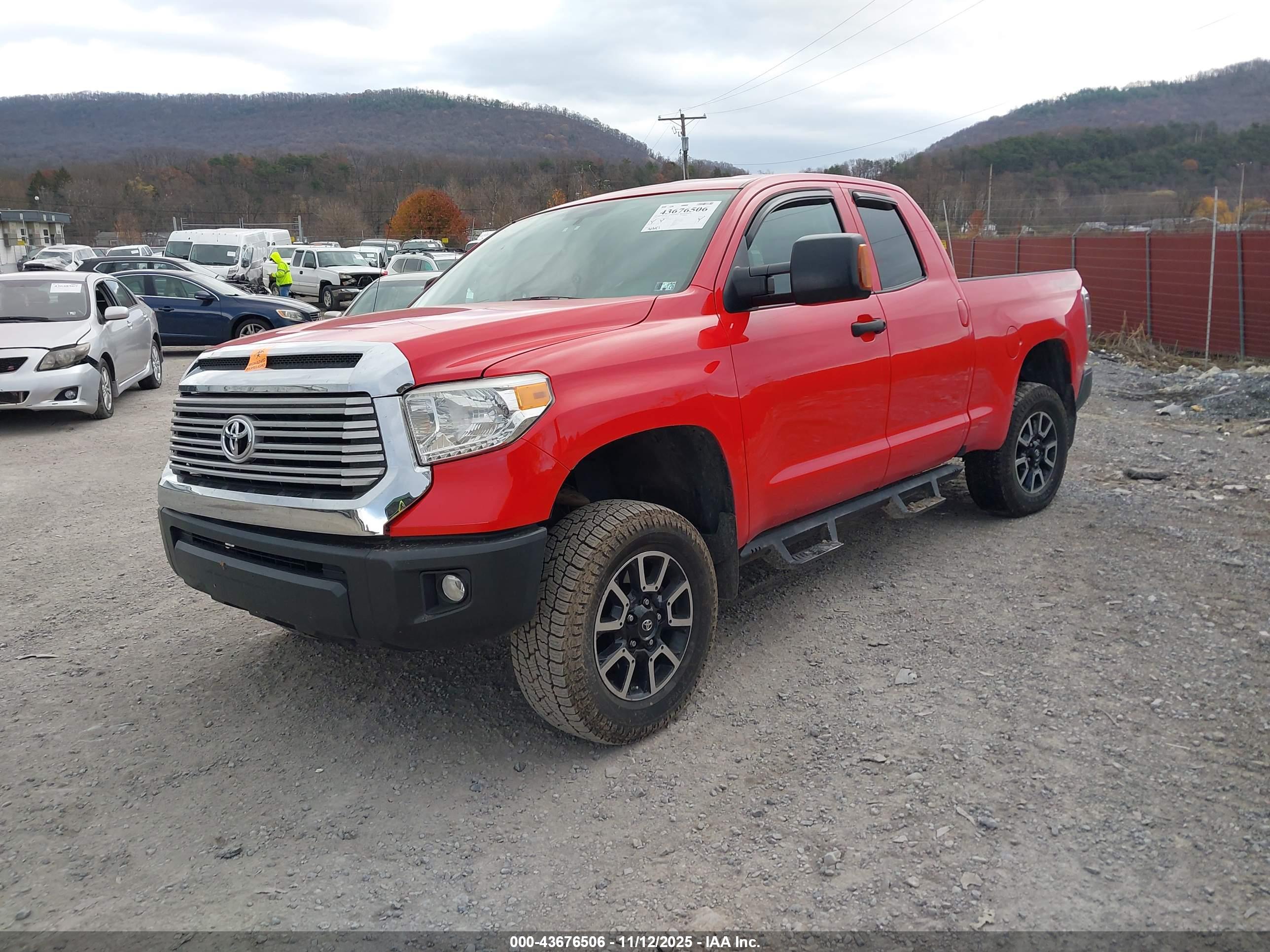 TOYOTA TUNDRA image 2