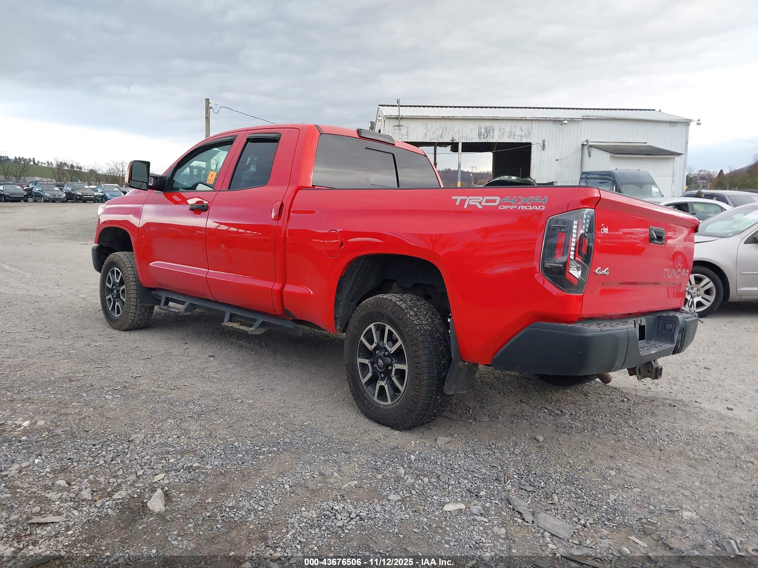 TOYOTA TUNDRA image 3