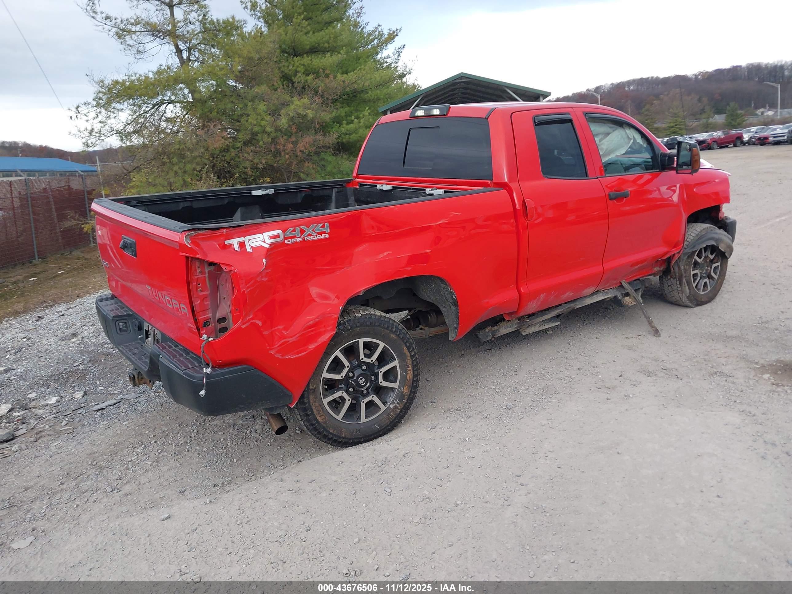 TOYOTA TUNDRA image 4