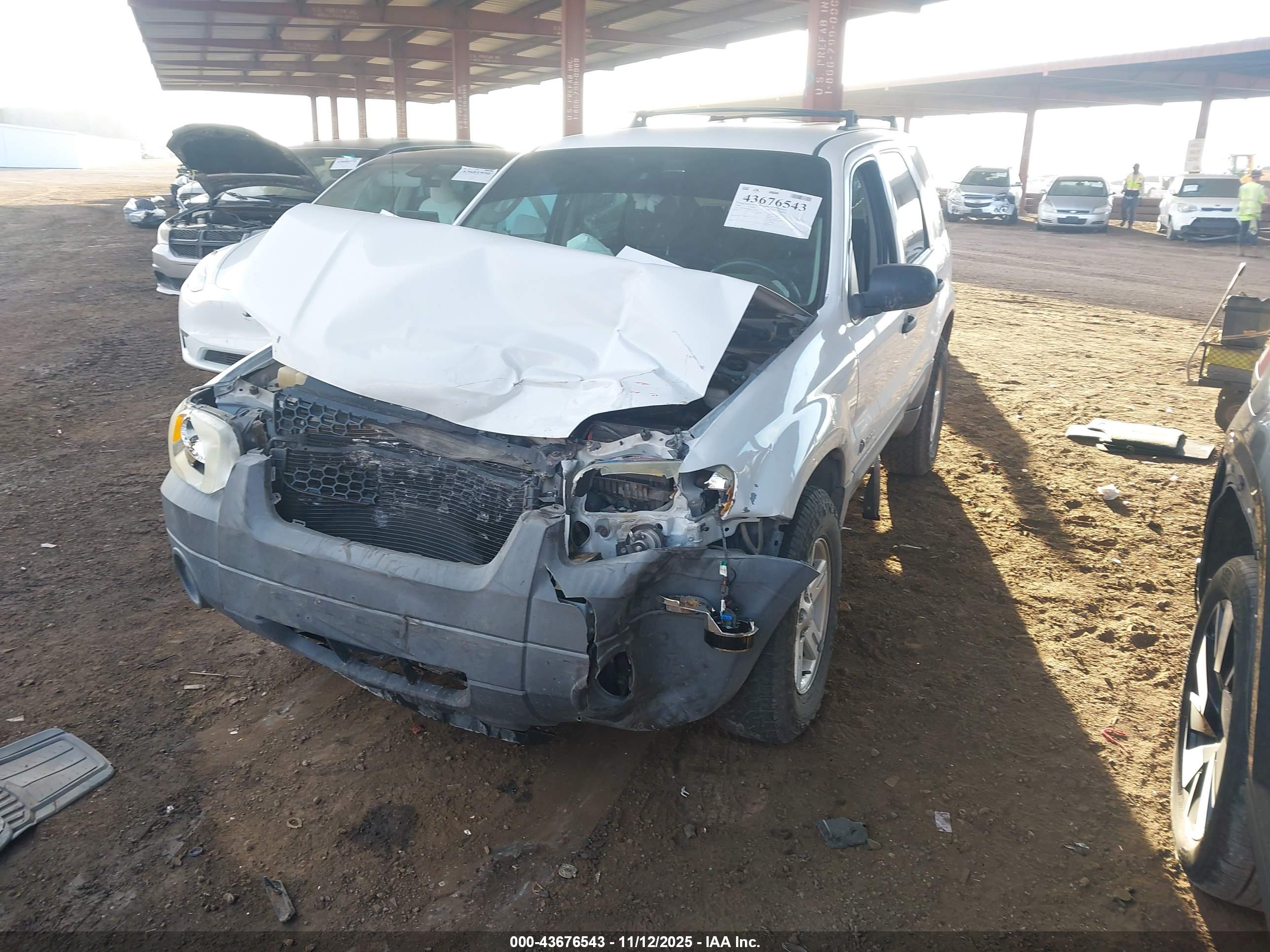 FORD ESCAPE image 2