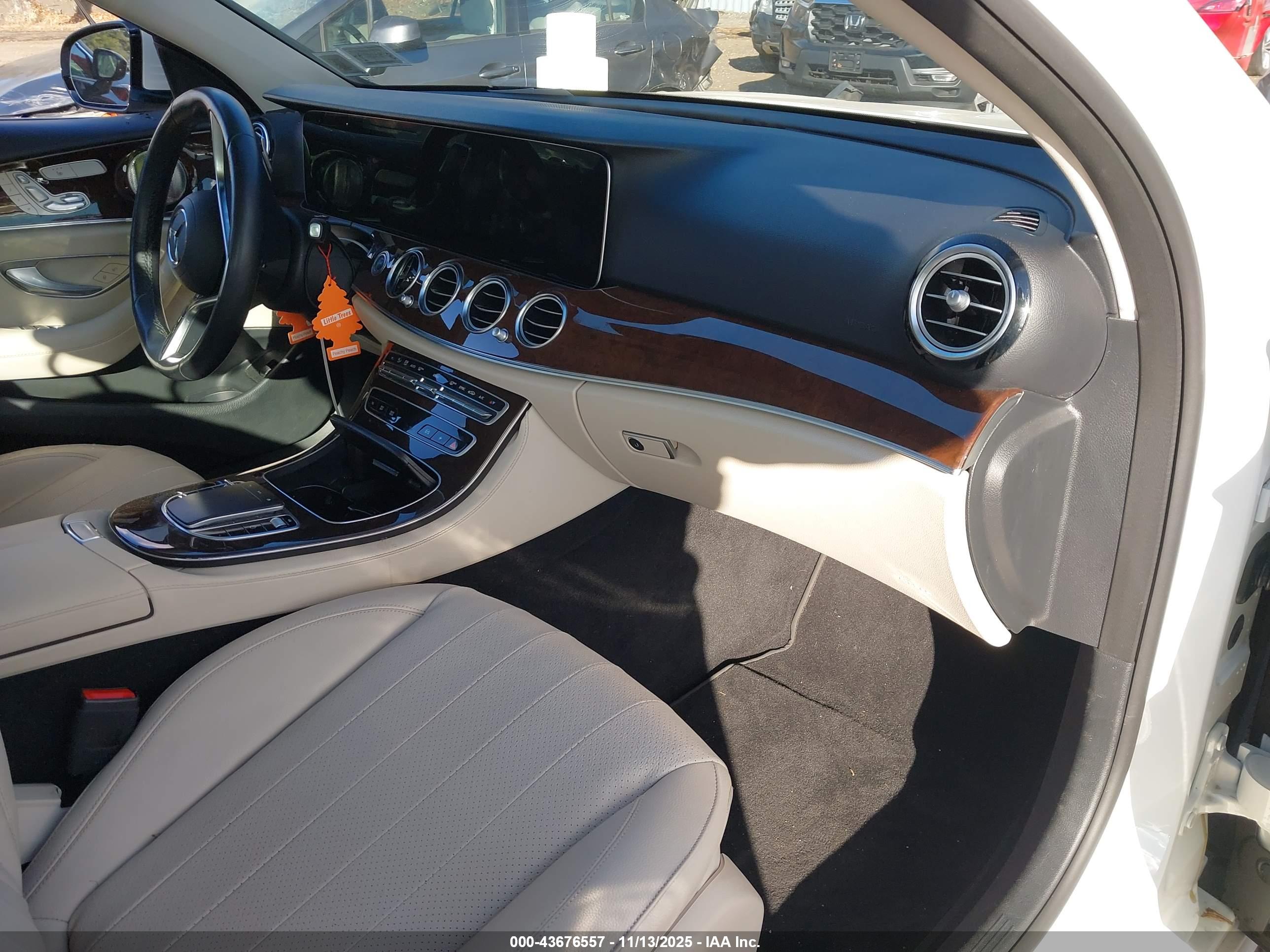MERCEDES-BENZ E image 5
