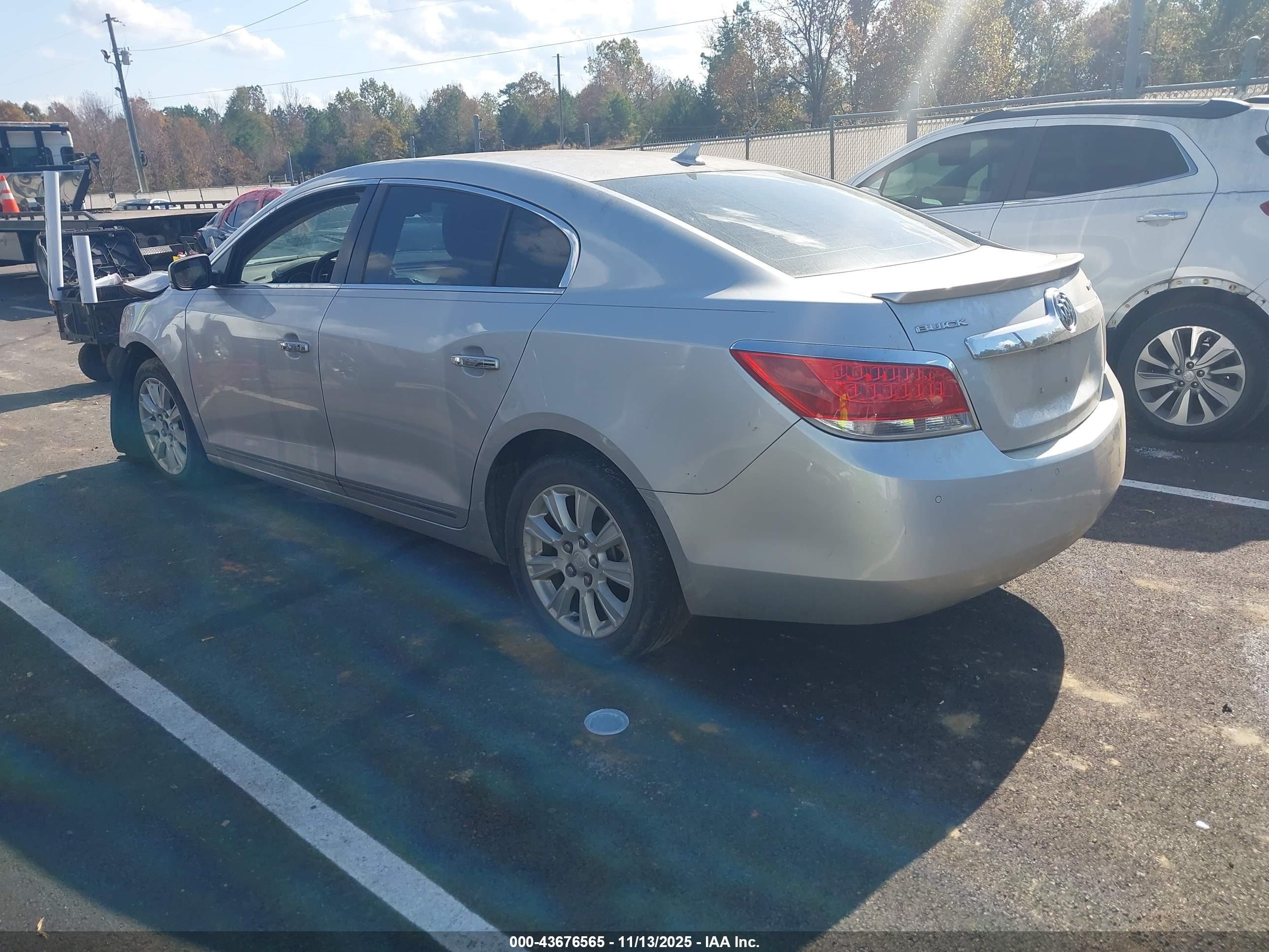 BUICK LACROSSE image 3