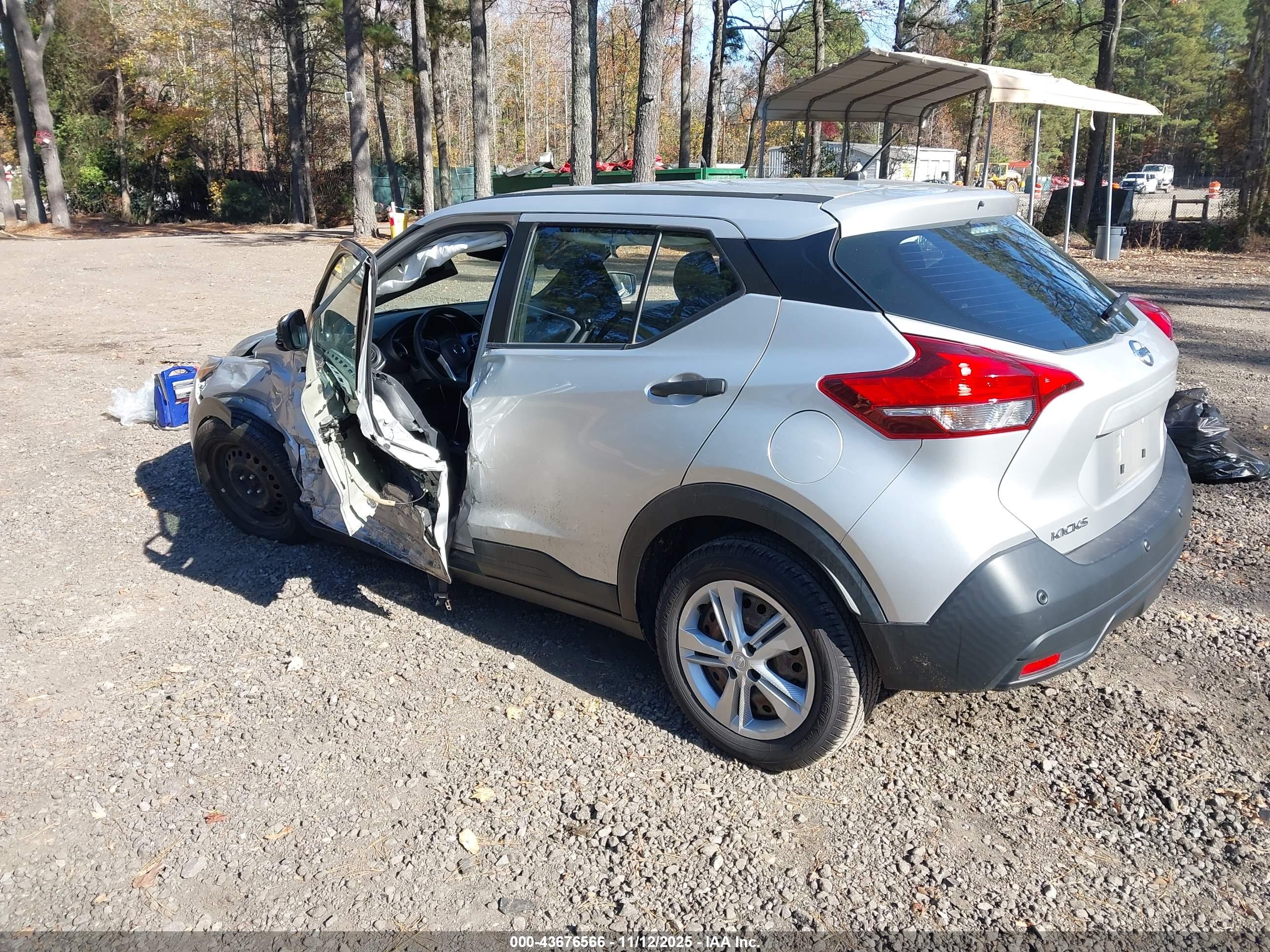 NISSAN KICKS image 3