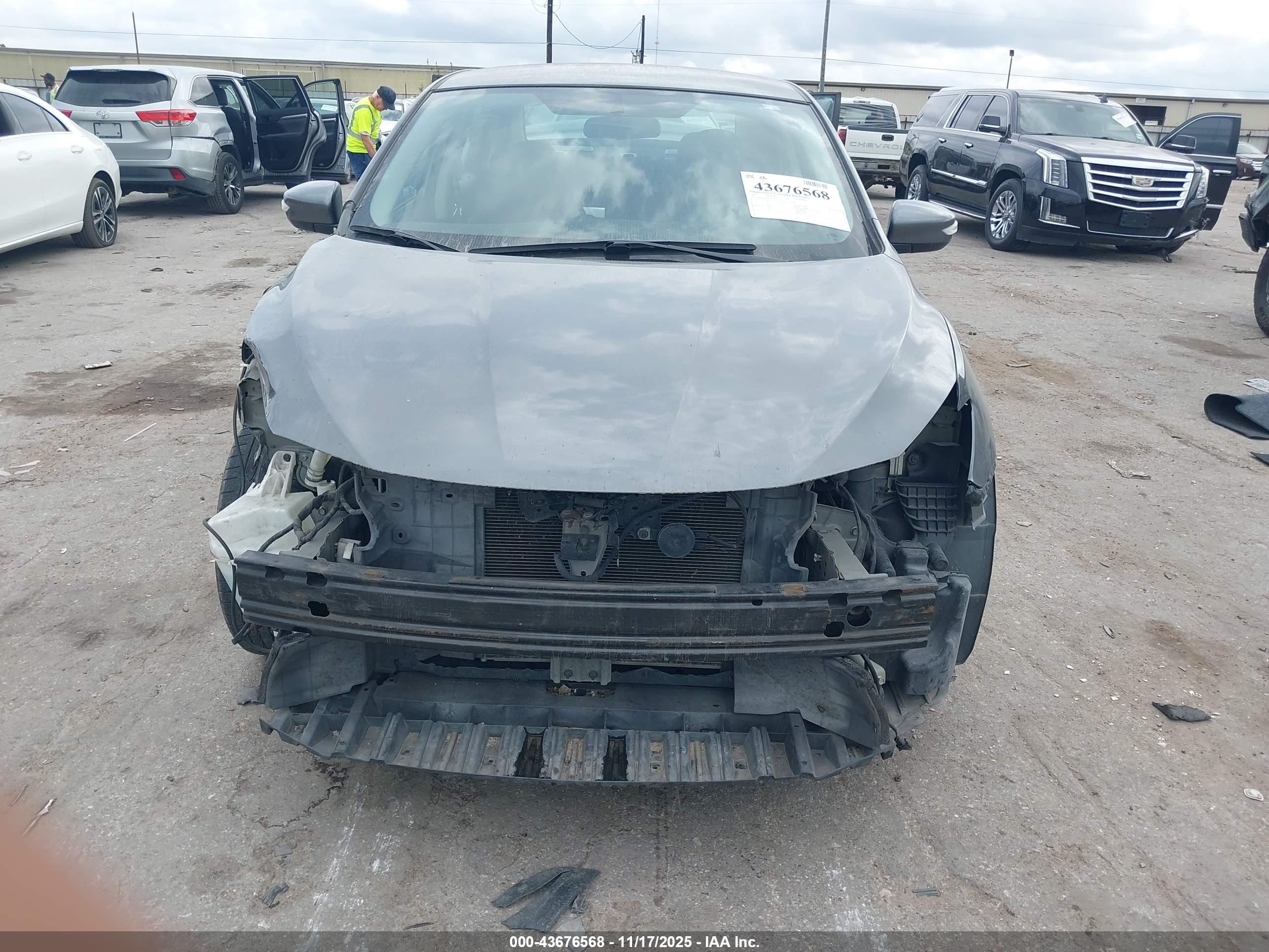 NISSAN SENTRA image 6