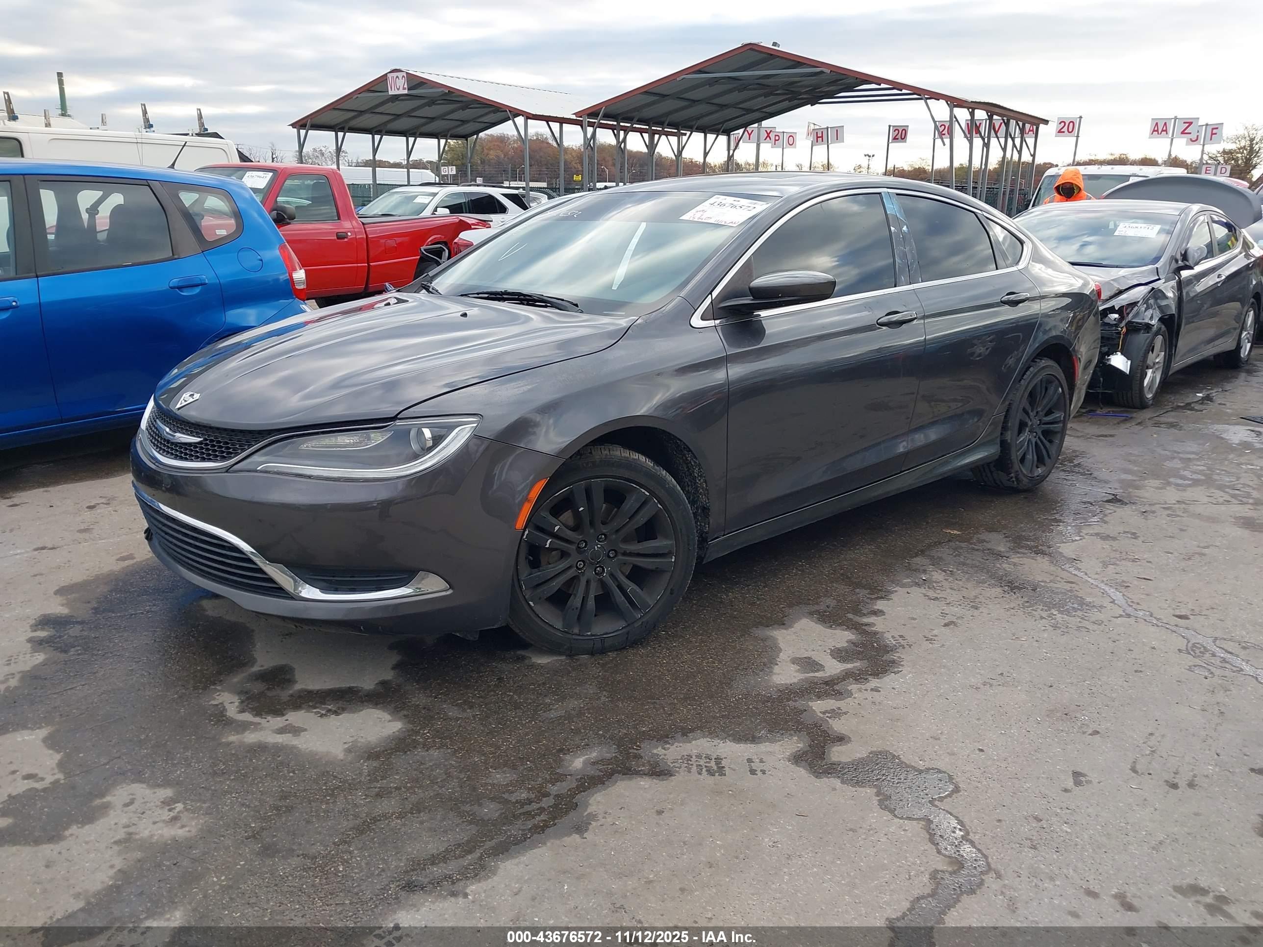 CHRYSLER 200 image 2