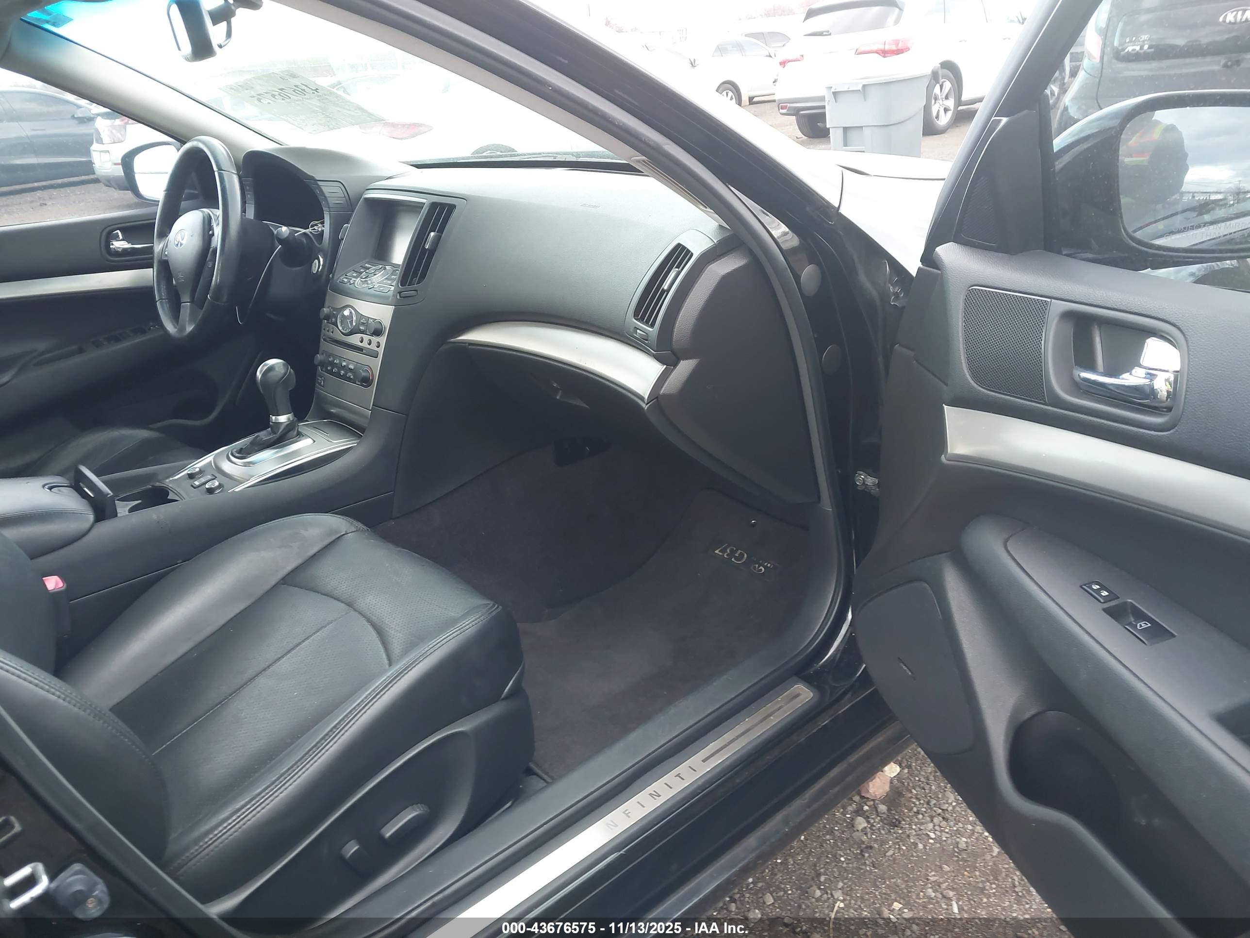 INFINITI G37X image 5